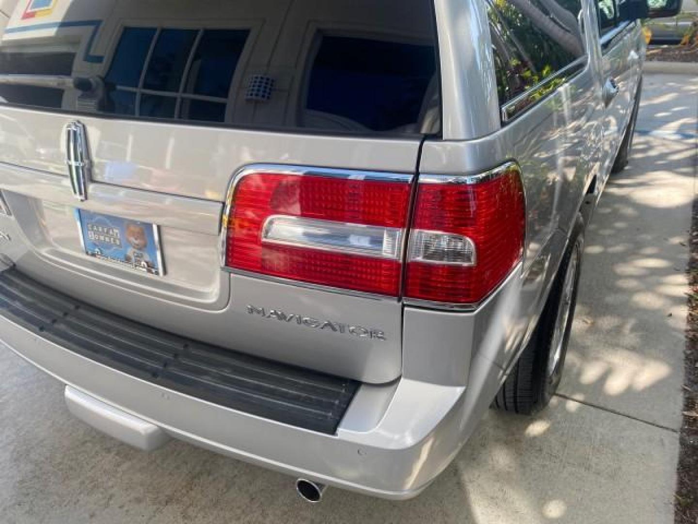 2011 Sterling Gray Metallic /Stone Lincoln Navigator 1 OWNER LOW MILES 53,320 (5LMJJ2H54BE) with an 5.4L SOHC 24-Valve V8 FFV Engine engine, Automatic transmission, located at 4701 North Dixie Hwy, Pompano Beach, FL, 33064, (954) 422-2889, 26.240938, -80.123474 - OUR WEBPAGE FLORIDACARS1.COM HAS OVER 100 PHOTOS AND FREE CARFAX LINK 2011 LINCOLN NAVIGATOR WE ADDED NEW FRONT ROTORS AND PADS VIN: 5LMJJ2H54BEJ04941 5 L M J J 2 H 5 4 B E J 0 4 9 4 1 4 DOOR WAGON/SPORT UTILITY 5.4L V8 F SOHC 24V FLEX FUEL REAR WHEEL DRIVE Top Features A/C Seat(s) Quad Seats Alloy - Photo#76