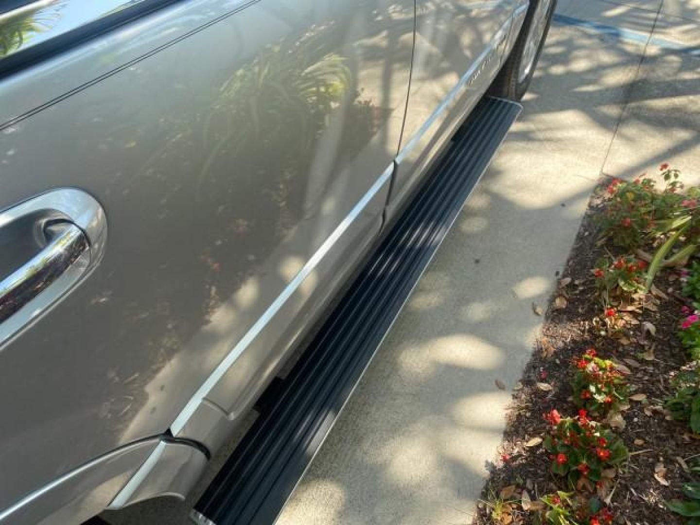 2011 Sterling Gray Metallic /Stone Lincoln Navigator 1 OWNER LOW MILES 53,320 (5LMJJ2H54BE) with an 5.4L SOHC 24-Valve V8 FFV Engine engine, Automatic transmission, located at 4701 North Dixie Hwy, Pompano Beach, FL, 33064, (954) 422-2889, 26.240938, -80.123474 - OUR WEBPAGE FLORIDACARS1.COM HAS OVER 100 PHOTOS AND FREE CARFAX LINK 2011 LINCOLN NAVIGATOR WE ADDED NEW FRONT ROTORS AND PADS VIN: 5LMJJ2H54BEJ04941 5 L M J J 2 H 5 4 B E J 0 4 9 4 1 4 DOOR WAGON/SPORT UTILITY 5.4L V8 F SOHC 24V FLEX FUEL REAR WHEEL DRIVE Top Features A/C Seat(s) Quad Seats Alloy - Photo#87