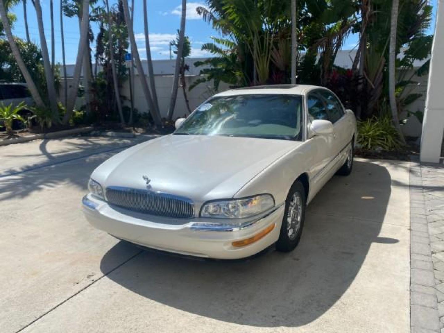 2001 White /Shale Buick Park Avenue LOW MILES 40,143 SUNROOF PEARL (1G4CW54K114) with an 3.8L SFI V6 3800 Series II Engine engine, Automatic transmission, located at 4701 North Dixie Hwy, Pompano Beach, FL, 33064, (954) 422-2889, 26.240938, -80.123474 - OUR WEBPAGE FLORIDACARS1.COM HAS OVER 100 PHOTOS AND FREE CARFAX LINK 2001 BUICK PARK AVENUE HARD TO FIND ! VIN: 1G4CW54K114283664 1 G 4 C W 5 4 K 1 1 4 2 8 3 6 6 4 SEDAN 4 DR 3.8L V6 F 12V GASOLINE 30 MPG FRONT WHEEL DRIVE Top Features Alloy Wheels Leather Seats Basic Features ABS Brakes Automatic - Photo#3
