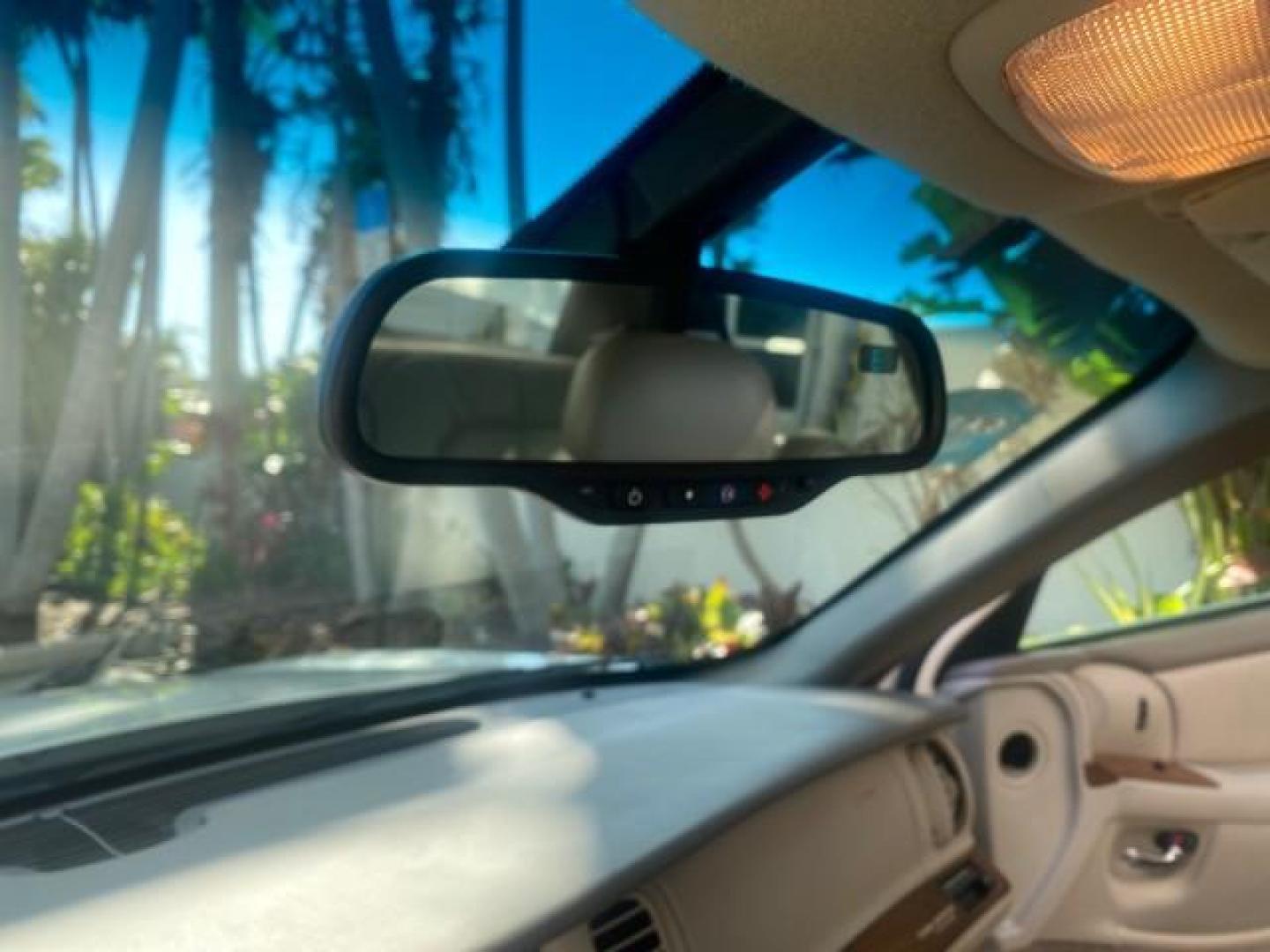 2001 White /Shale Buick Park Avenue LOW MILES 40,143 SUNROOF PEARL (1G4CW54K114) with an 3.8L SFI V6 3800 Series II Engine engine, Automatic transmission, located at 4701 North Dixie Hwy, Pompano Beach, FL, 33064, (954) 422-2889, 26.240938, -80.123474 - OUR WEBPAGE FLORIDACARS1.COM HAS OVER 100 PHOTOS AND FREE CARFAX LINK 2001 BUICK PARK AVENUE HARD TO FIND ! VIN: 1G4CW54K114283664 1 G 4 C W 5 4 K 1 1 4 2 8 3 6 6 4 SEDAN 4 DR 3.8L V6 F 12V GASOLINE 30 MPG FRONT WHEEL DRIVE Top Features Alloy Wheels Leather Seats Basic Features ABS Brakes Automatic - Photo#43