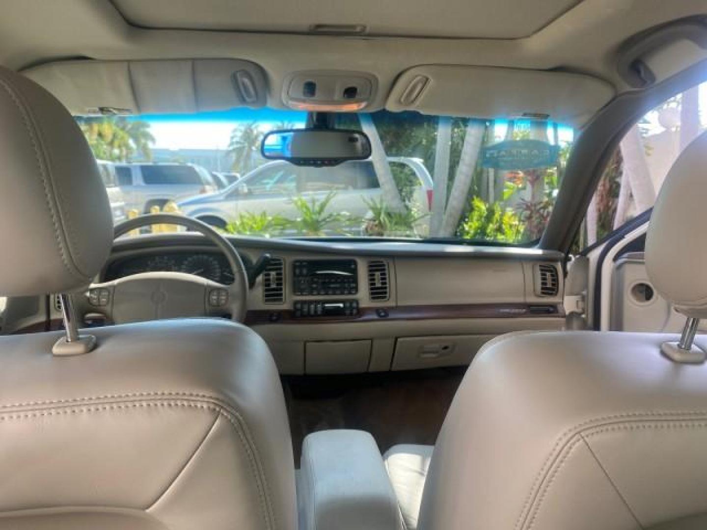 2001 White /Shale Buick Park Avenue LOW MILES 40,143 SUNROOF PEARL (1G4CW54K114) with an 3.8L SFI V6 3800 Series II Engine engine, Automatic transmission, located at 4701 North Dixie Hwy, Pompano Beach, FL, 33064, (954) 422-2889, 26.240938, -80.123474 - OUR WEBPAGE FLORIDACARS1.COM HAS OVER 100 PHOTOS AND FREE CARFAX LINK 2001 BUICK PARK AVENUE HARD TO FIND ! VIN: 1G4CW54K114283664 1 G 4 C W 5 4 K 1 1 4 2 8 3 6 6 4 SEDAN 4 DR 3.8L V6 F 12V GASOLINE 30 MPG FRONT WHEEL DRIVE Top Features Alloy Wheels Leather Seats Basic Features ABS Brakes Automatic - Photo#62