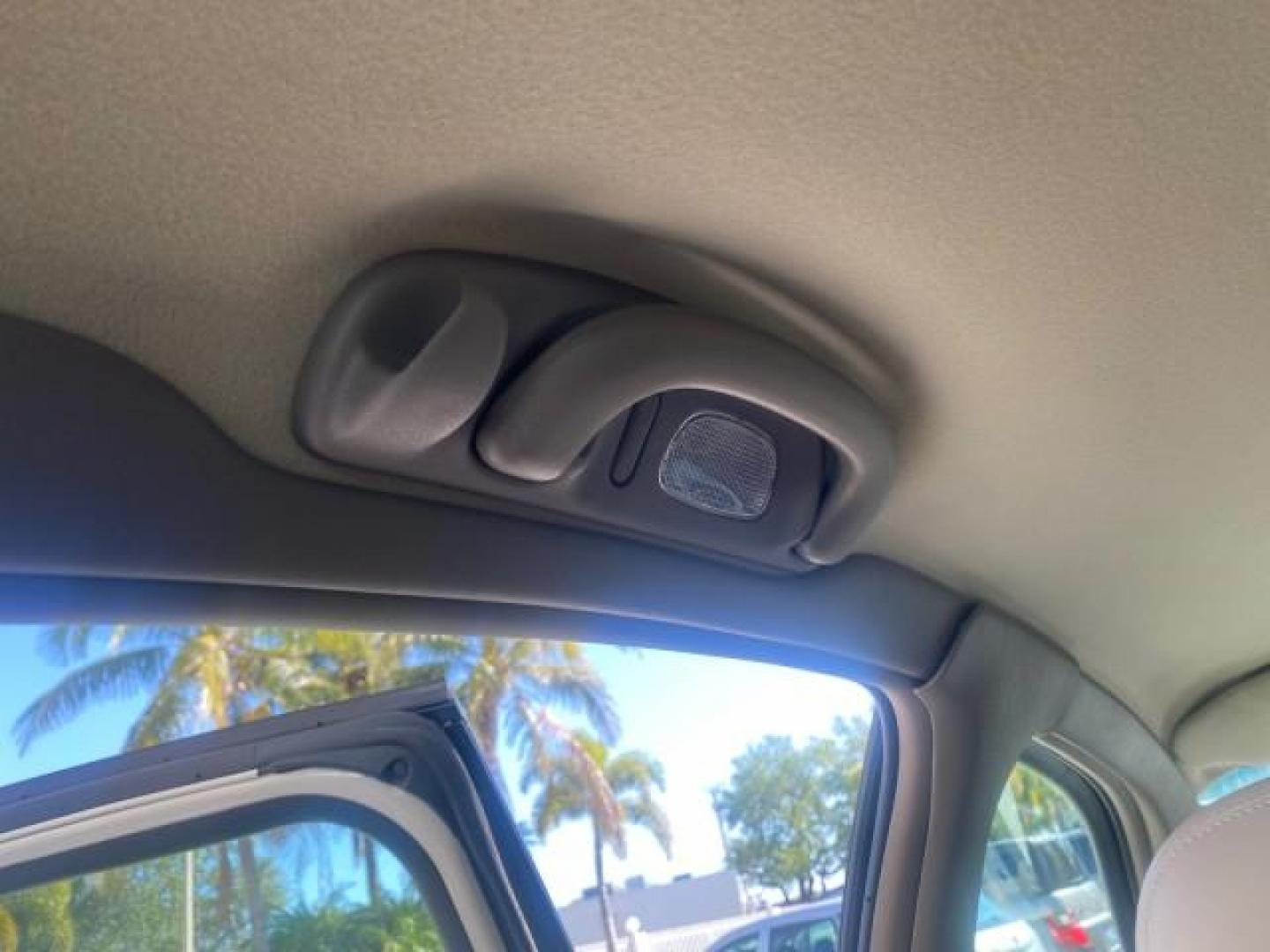 2001 White /Shale Buick Park Avenue LOW MILES 40,143 SUNROOF PEARL (1G4CW54K114) with an 3.8L SFI V6 3800 Series II Engine engine, Automatic transmission, located at 4701 North Dixie Hwy, Pompano Beach, FL, 33064, (954) 422-2889, 26.240938, -80.123474 - OUR WEBPAGE FLORIDACARS1.COM HAS OVER 100 PHOTOS AND FREE CARFAX LINK 2001 BUICK PARK AVENUE HARD TO FIND ! VIN: 1G4CW54K114283664 1 G 4 C W 5 4 K 1 1 4 2 8 3 6 6 4 SEDAN 4 DR 3.8L V6 F 12V GASOLINE 30 MPG FRONT WHEEL DRIVE Top Features Alloy Wheels Leather Seats Basic Features ABS Brakes Automatic - Photo#65