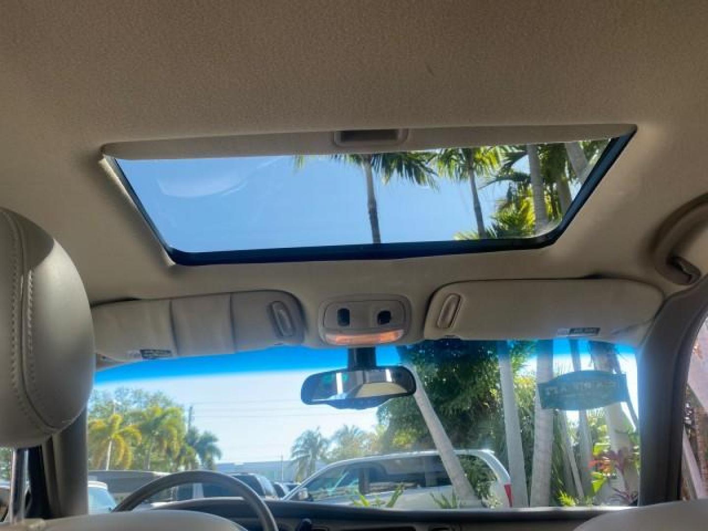 2001 White /Shale Buick Park Avenue LOW MILES 40,143 SUNROOF PEARL (1G4CW54K114) with an 3.8L SFI V6 3800 Series II Engine engine, Automatic transmission, located at 4701 North Dixie Hwy, Pompano Beach, FL, 33064, (954) 422-2889, 26.240938, -80.123474 - OUR WEBPAGE FLORIDACARS1.COM HAS OVER 100 PHOTOS AND FREE CARFAX LINK 2001 BUICK PARK AVENUE HARD TO FIND ! VIN: 1G4CW54K114283664 1 G 4 C W 5 4 K 1 1 4 2 8 3 6 6 4 SEDAN 4 DR 3.8L V6 F 12V GASOLINE 30 MPG FRONT WHEEL DRIVE Top Features Alloy Wheels Leather Seats Basic Features ABS Brakes Automatic - Photo#66