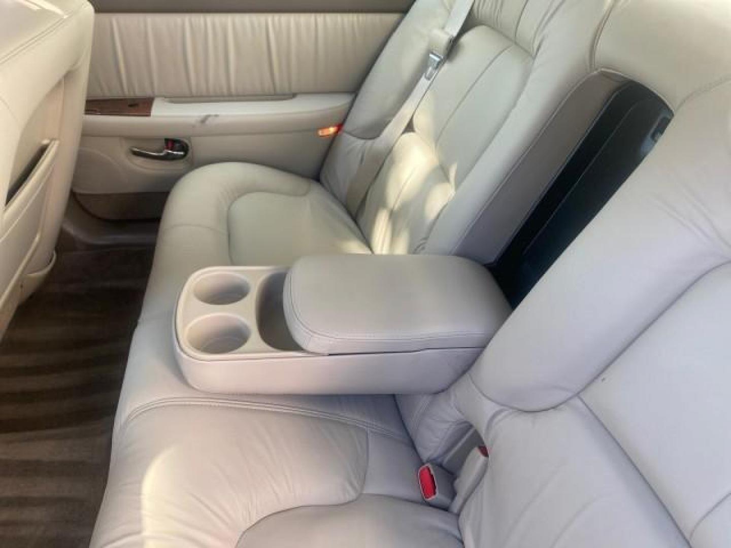 2001 White /Shale Buick Park Avenue LOW MILES 40,143 SUNROOF PEARL (1G4CW54K114) with an 3.8L SFI V6 3800 Series II Engine engine, Automatic transmission, located at 4701 North Dixie Hwy, Pompano Beach, FL, 33064, (954) 422-2889, 26.240938, -80.123474 - OUR WEBPAGE FLORIDACARS1.COM HAS OVER 100 PHOTOS AND FREE CARFAX LINK 2001 BUICK PARK AVENUE HARD TO FIND ! VIN: 1G4CW54K114283664 1 G 4 C W 5 4 K 1 1 4 2 8 3 6 6 4 SEDAN 4 DR 3.8L V6 F 12V GASOLINE 30 MPG FRONT WHEEL DRIVE Top Features Alloy Wheels Leather Seats Basic Features ABS Brakes Automatic - Photo#68
