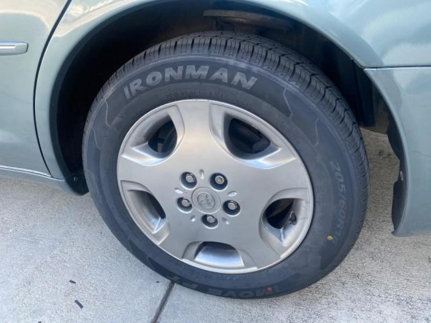 2004 Phantom Gray Pearl /Stone Toyota Avalon XLS LEATHER LOW MILES 60,653 4 BRAND NEW TIRES (4T1BF28B74U) with an 3.0L DOHC MPFI 24-Valve V6 Engine engine, Automatic transmission, located at 4701 North Dixie Hwy, Pompano Beach, FL, 33064, (954) 422-2889, 26.240938, -80.123474 - OUR WEBPAGE FLORIDACARS1.COM HAS OVER 100 PHOTOS AND FREE CARFAX LINK 2004 TOYOTA AVALON XLS NO RECALLS VIN: 4T1BF28B74U353130 4 T 1 B F 2 8 B 7 4 U 3 5 3 1 3 0 SEDAN 4 DR 3.0L V6 F DOHC 24V 29 MPG GASOLINE FRONT WHEEL DRIVE SUNROOF Top Features Alloy Wheels Luxury Package Front Seat Heaters Memory - Photo#72