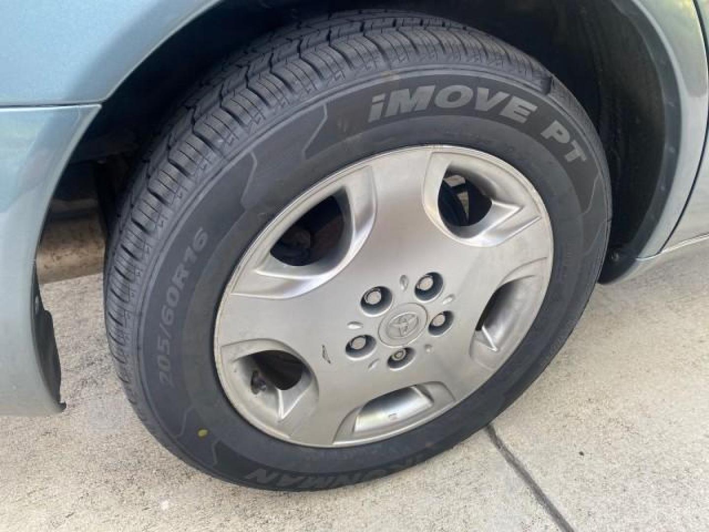 2004 Phantom Gray Pearl /Stone Toyota Avalon XLS LEATHER LOW MILES 60,653 4 BRAND NEW TIRES (4T1BF28B74U) with an 3.0L DOHC MPFI 24-Valve V6 Engine engine, Automatic transmission, located at 4701 North Dixie Hwy, Pompano Beach, FL, 33064, (954) 422-2889, 26.240938, -80.123474 - OUR WEBPAGE FLORIDACARS1.COM HAS OVER 100 PHOTOS AND FREE CARFAX LINK 2004 TOYOTA AVALON XLS NO RECALLS VIN: 4T1BF28B74U353130 4 T 1 B F 2 8 B 7 4 U 3 5 3 1 3 0 SEDAN 4 DR 3.0L V6 F DOHC 24V 29 MPG GASOLINE FRONT WHEEL DRIVE SUNROOF Top Features Alloy Wheels Luxury Package Front Seat Heaters Memory - Photo#82