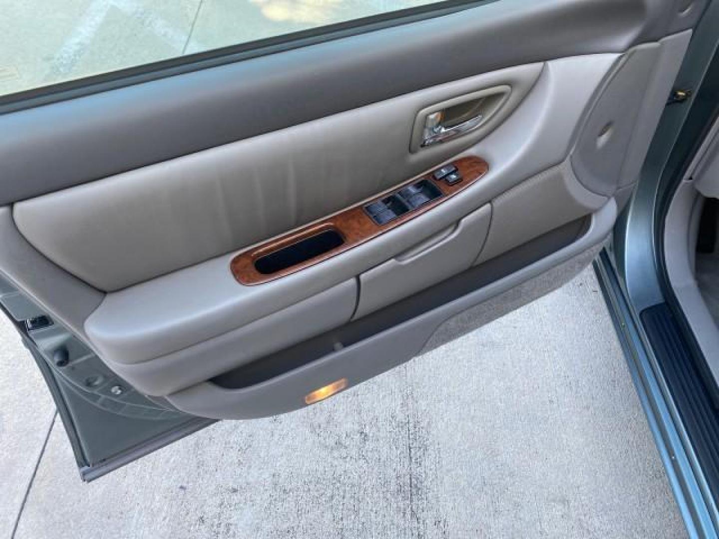 2004 Phantom Gray Pearl /Stone Toyota Avalon XLS LEATHER LOW MILES 60,653 4 BRAND NEW TIRES (4T1BF28B74U) with an 3.0L DOHC MPFI 24-Valve V6 Engine engine, Automatic transmission, located at 4701 North Dixie Hwy, Pompano Beach, FL, 33064, (954) 422-2889, 26.240938, -80.123474 - OUR WEBPAGE FLORIDACARS1.COM HAS OVER 100 PHOTOS AND FREE CARFAX LINK 2004 TOYOTA AVALON XLS NO RECALLS VIN: 4T1BF28B74U353130 4 T 1 B F 2 8 B 7 4 U 3 5 3 1 3 0 SEDAN 4 DR 3.0L V6 F DOHC 24V 29 MPG GASOLINE FRONT WHEEL DRIVE SUNROOF Top Features Alloy Wheels Luxury Package Front Seat Heaters Memory - Photo#28