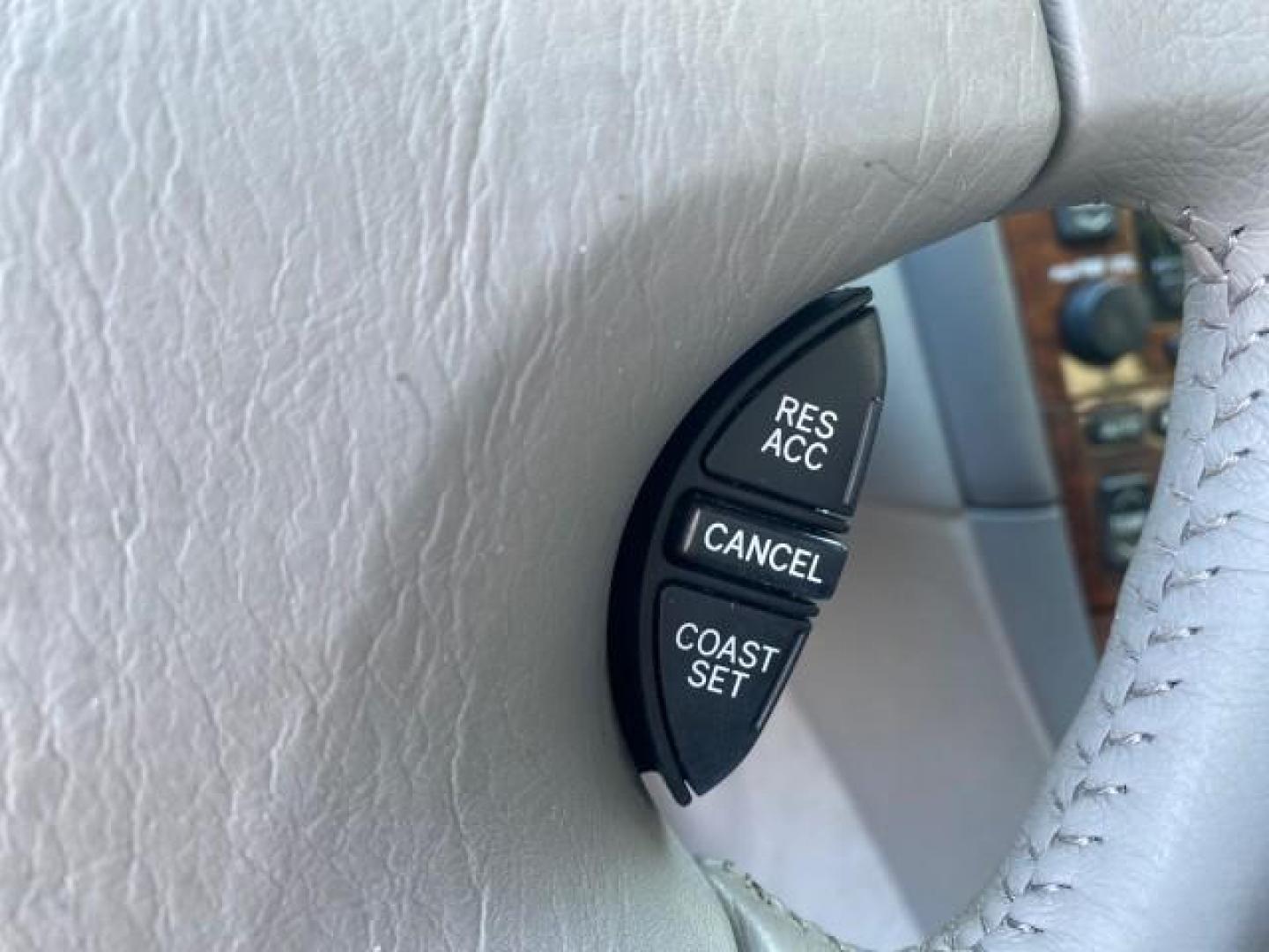 2004 Phantom Gray Pearl /Stone Toyota Avalon XLS LEATHER LOW MILES 60,653 4 BRAND NEW TIRES (4T1BF28B74U) with an 3.0L DOHC MPFI 24-Valve V6 Engine engine, Automatic transmission, located at 4701 North Dixie Hwy, Pompano Beach, FL, 33064, (954) 422-2889, 26.240938, -80.123474 - OUR WEBPAGE FLORIDACARS1.COM HAS OVER 100 PHOTOS AND FREE CARFAX LINK 2004 TOYOTA AVALON XLS NO RECALLS VIN: 4T1BF28B74U353130 4 T 1 B F 2 8 B 7 4 U 3 5 3 1 3 0 SEDAN 4 DR 3.0L V6 F DOHC 24V 29 MPG GASOLINE FRONT WHEEL DRIVE SUNROOF Top Features Alloy Wheels Luxury Package Front Seat Heaters Memory - Photo#32