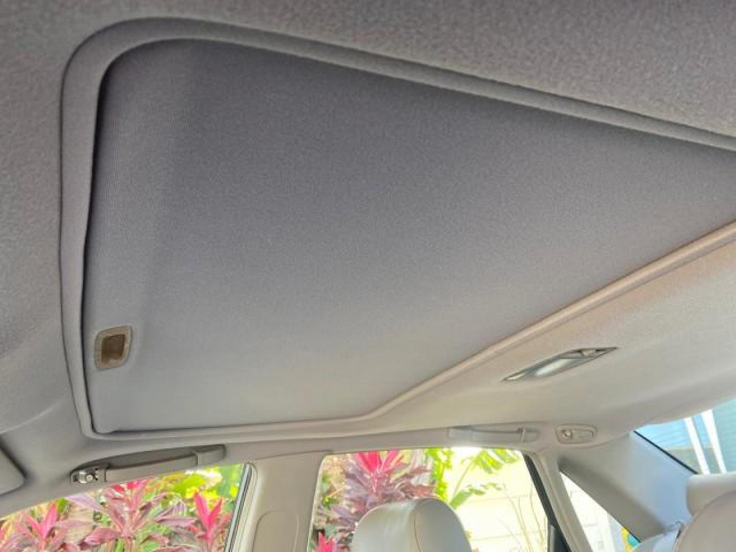 2004 Phantom Gray Pearl /Stone Toyota Avalon XLS LEATHER LOW MILES 60,653 4 BRAND NEW TIRES (4T1BF28B74U) with an 3.0L DOHC MPFI 24-Valve V6 Engine engine, Automatic transmission, located at 4701 North Dixie Hwy, Pompano Beach, FL, 33064, (954) 422-2889, 26.240938, -80.123474 - OUR WEBPAGE FLORIDACARS1.COM HAS OVER 100 PHOTOS AND FREE CARFAX LINK 2004 TOYOTA AVALON XLS NO RECALLS VIN: 4T1BF28B74U353130 4 T 1 B F 2 8 B 7 4 U 3 5 3 1 3 0 SEDAN 4 DR 3.0L V6 F DOHC 24V 29 MPG GASOLINE FRONT WHEEL DRIVE SUNROOF Top Features Alloy Wheels Luxury Package Front Seat Heaters Memory - Photo#50