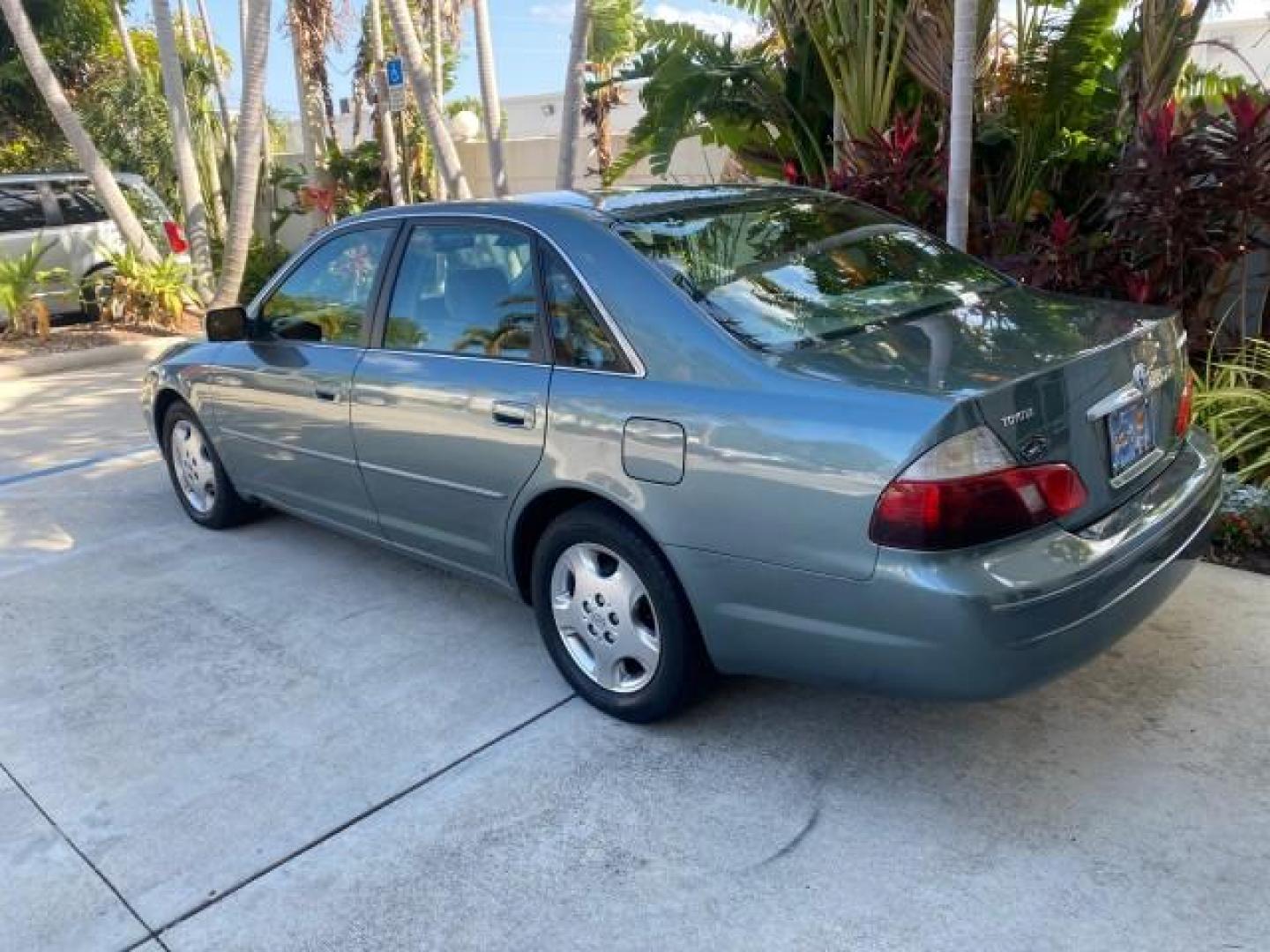 2004 Phantom Gray Pearl /Stone Toyota Avalon XLS LEATHER LOW MILES 60,653 4 BRAND NEW TIRES (4T1BF28B74U) with an 3.0L DOHC MPFI 24-Valve V6 Engine engine, Automatic transmission, located at 4701 North Dixie Hwy, Pompano Beach, FL, 33064, (954) 422-2889, 26.240938, -80.123474 - OUR WEBPAGE FLORIDACARS1.COM HAS OVER 100 PHOTOS AND FREE CARFAX LINK 2004 TOYOTA AVALON XLS NO RECALLS VIN: 4T1BF28B74U353130 4 T 1 B F 2 8 B 7 4 U 3 5 3 1 3 0 SEDAN 4 DR 3.0L V6 F DOHC 24V 29 MPG GASOLINE FRONT WHEEL DRIVE SUNROOF Top Features Alloy Wheels Luxury Package Front Seat Heaters Memory - Photo#5