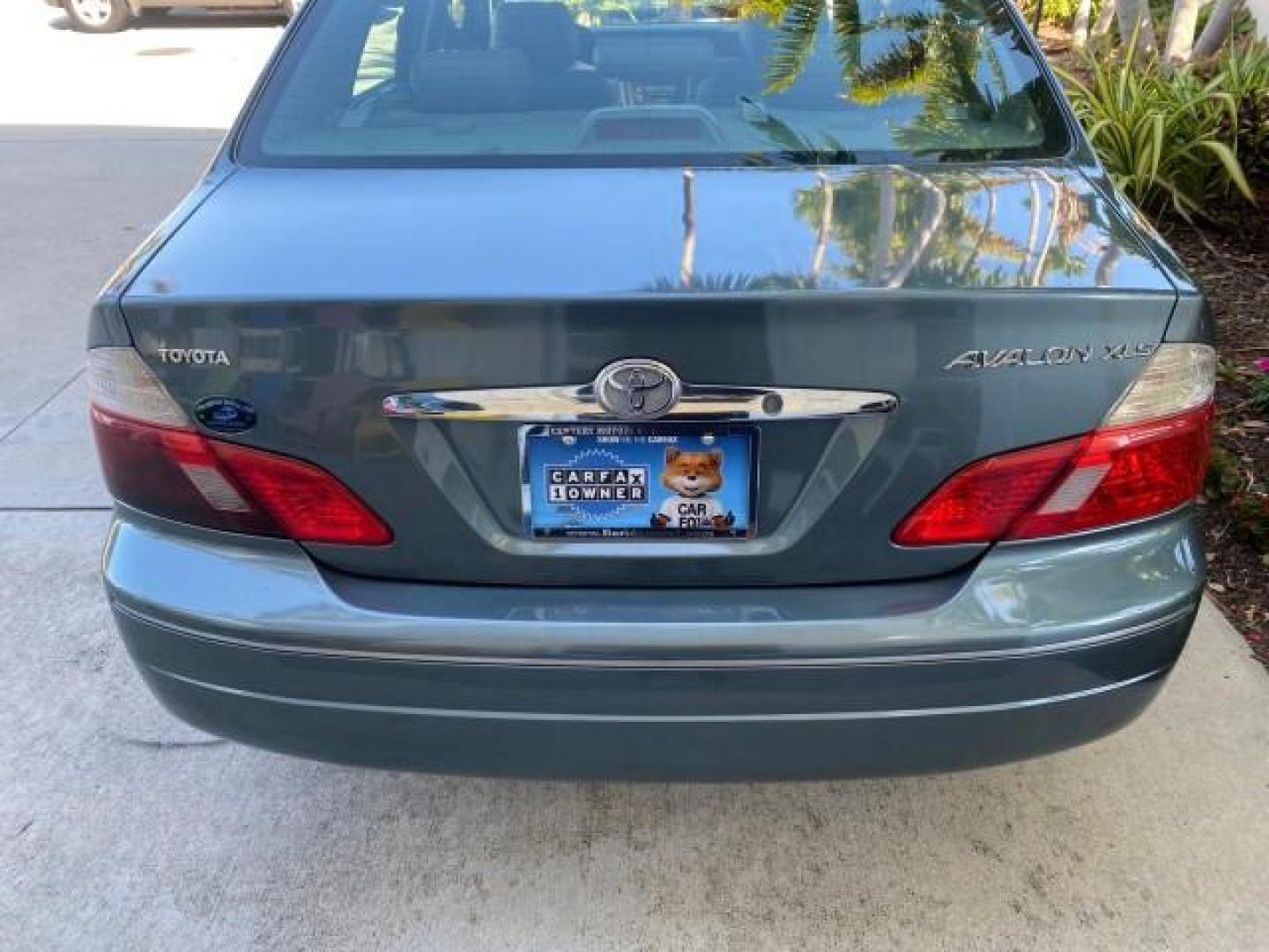 2004 Phantom Gray Pearl /Stone Toyota Avalon XLS LEATHER LOW MILES 60,653 4 BRAND NEW TIRES (4T1BF28B74U) with an 3.0L DOHC MPFI 24-Valve V6 Engine engine, Automatic transmission, located at 4701 North Dixie Hwy, Pompano Beach, FL, 33064, (954) 422-2889, 26.240938, -80.123474 - OUR WEBPAGE FLORIDACARS1.COM HAS OVER 100 PHOTOS AND FREE CARFAX LINK 2004 TOYOTA AVALON XLS NO RECALLS VIN: 4T1BF28B74U353130 4 T 1 B F 2 8 B 7 4 U 3 5 3 1 3 0 SEDAN 4 DR 3.0L V6 F DOHC 24V 29 MPG GASOLINE FRONT WHEEL DRIVE SUNROOF Top Features Alloy Wheels Luxury Package Front Seat Heaters Memory - Photo#75