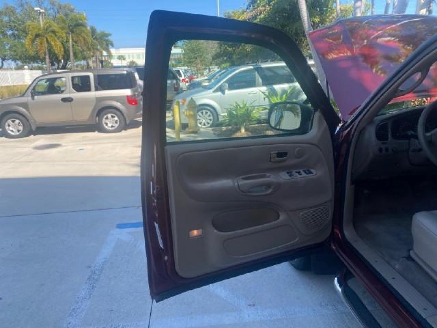 2003 Salsa Red Pearl /Gray Toyota Tundra SR5 LOW MILES 76,363 4.7 V8 (5TBRT34133S) with an 4.7L DOHC EFI 32-Valve V8 i-Force Engine engine, Automatic transmission, located at 4701 North Dixie Hwy, Pompano Beach, FL, 33064, (954) 422-2889, 26.240938, -80.123474 - OUR WEBPAGE FLORIDACARS1.COM HAS OVER 100 PHOTOS AND FREE CARFAX LINK 2003 TOYOTA TUNDRA SR5 CAMPER TOP WONT LAST IN STOCK VIN: 5TBRT34133S335959 5 T B R T 3 4 1 3 3 S 3 3 5 9 5 9 4 DOOR EXTENDED CAB PICKUP 4.7L V8 F DOHC 32V THE BEST GASOLINE REAR WHEEL DRIVE TOW PKG Top Features Alloy Wheels Leath - Photo#9