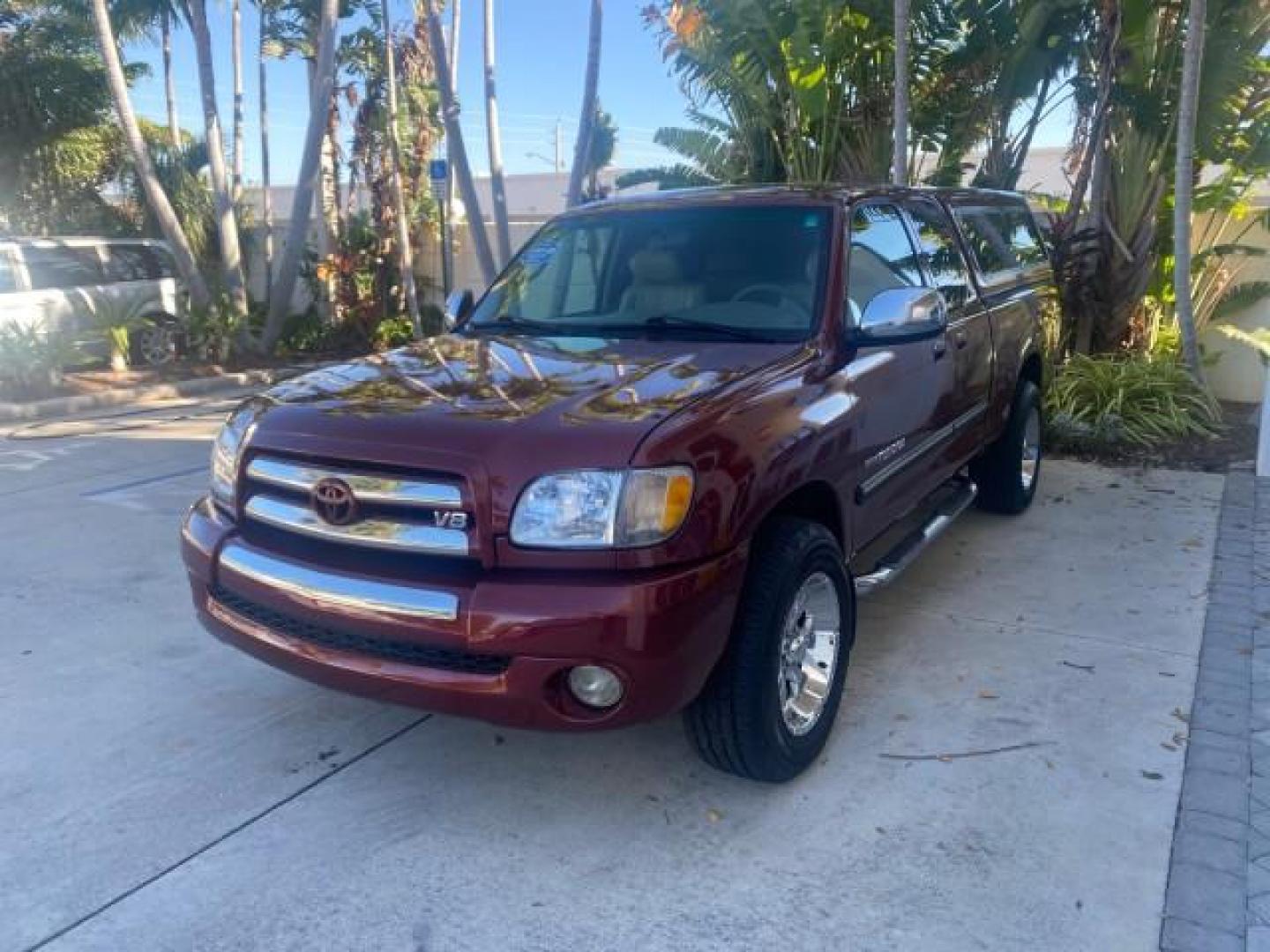 2003 Salsa Red Pearl /Gray Toyota Tundra SR5 LOW MILES 76,363 4.7 V8 (5TBRT34133S) with an 4.7L DOHC EFI 32-Valve V8 i-Force Engine engine, Automatic transmission, located at 4701 North Dixie Hwy, Pompano Beach, FL, 33064, (954) 422-2889, 26.240938, -80.123474 - OUR WEBPAGE FLORIDACARS1.COM HAS OVER 100 PHOTOS AND FREE CARFAX LINK 2003 TOYOTA TUNDRA SR5 CAMPER TOP WONT LAST IN STOCK VIN: 5TBRT34133S335959 5 T B R T 3 4 1 3 3 S 3 3 5 9 5 9 4 DOOR EXTENDED CAB PICKUP 4.7L V8 F DOHC 32V THE BEST GASOLINE REAR WHEEL DRIVE TOW PKG Top Features Alloy Wheels Leath - Photo#3