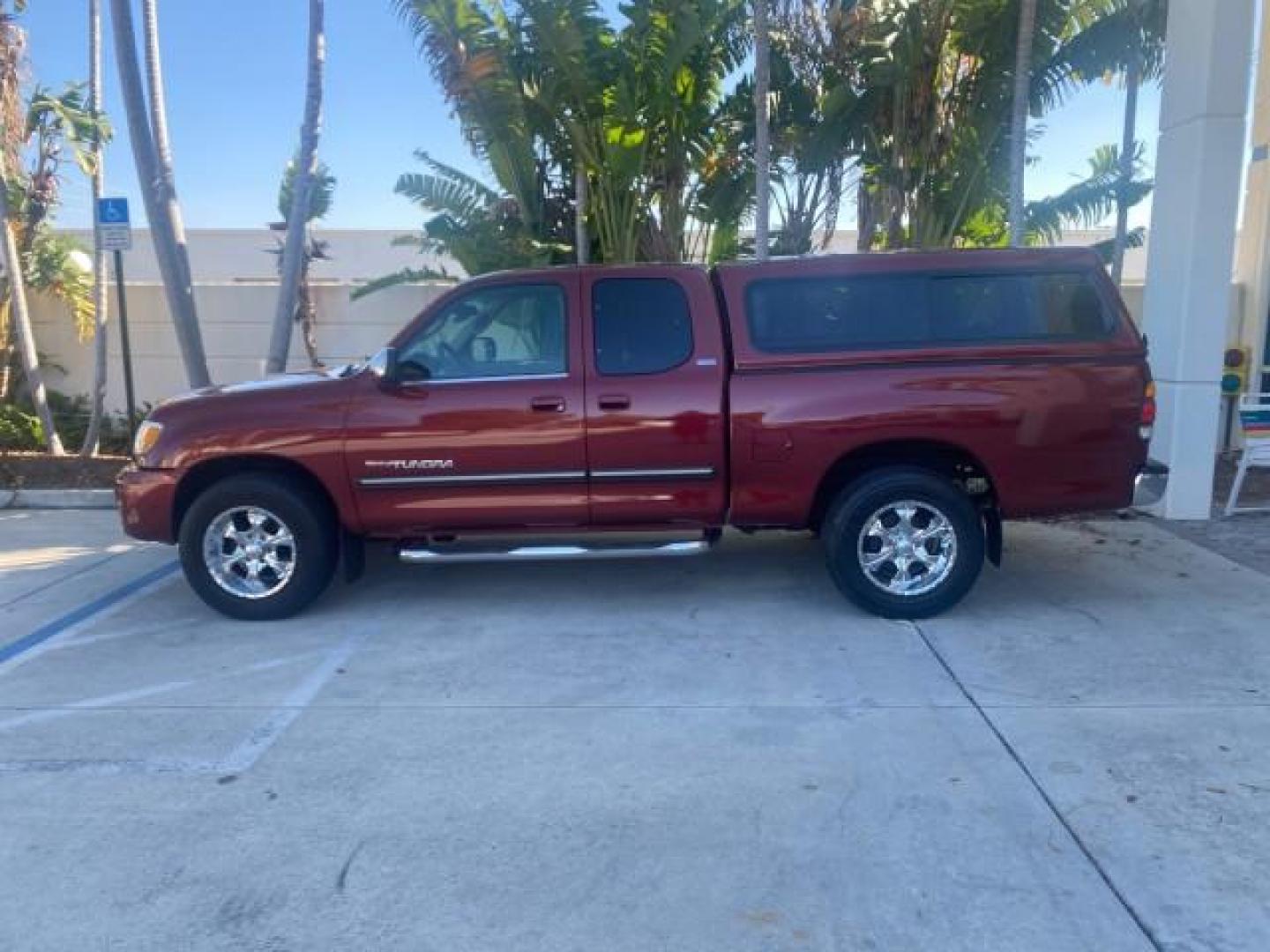 2003 Salsa Red Pearl /Gray Toyota Tundra SR5 LOW MILES 76,363 4.7 V8 (5TBRT34133S) with an 4.7L DOHC EFI 32-Valve V8 i-Force Engine engine, Automatic transmission, located at 4701 North Dixie Hwy, Pompano Beach, FL, 33064, (954) 422-2889, 26.240938, -80.123474 - OUR WEBPAGE FLORIDACARS1.COM HAS OVER 100 PHOTOS AND FREE CARFAX LINK 2003 TOYOTA TUNDRA SR5 CAMPER TOP WONT LAST IN STOCK VIN: 5TBRT34133S335959 5 T B R T 3 4 1 3 3 S 3 3 5 9 5 9 4 DOOR EXTENDED CAB PICKUP 4.7L V8 F DOHC 32V THE BEST GASOLINE REAR WHEEL DRIVE TOW PKG Top Features Alloy Wheels Leath - Photo#4