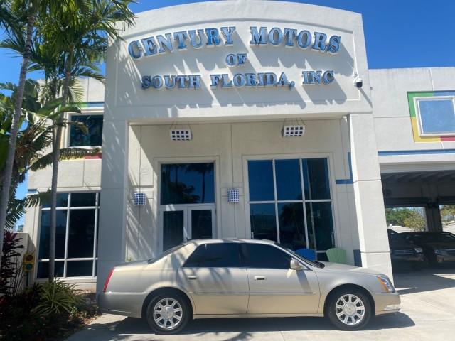 photo of 2008 Cadillac DTS w/1SB LOW MILES SUNROOF