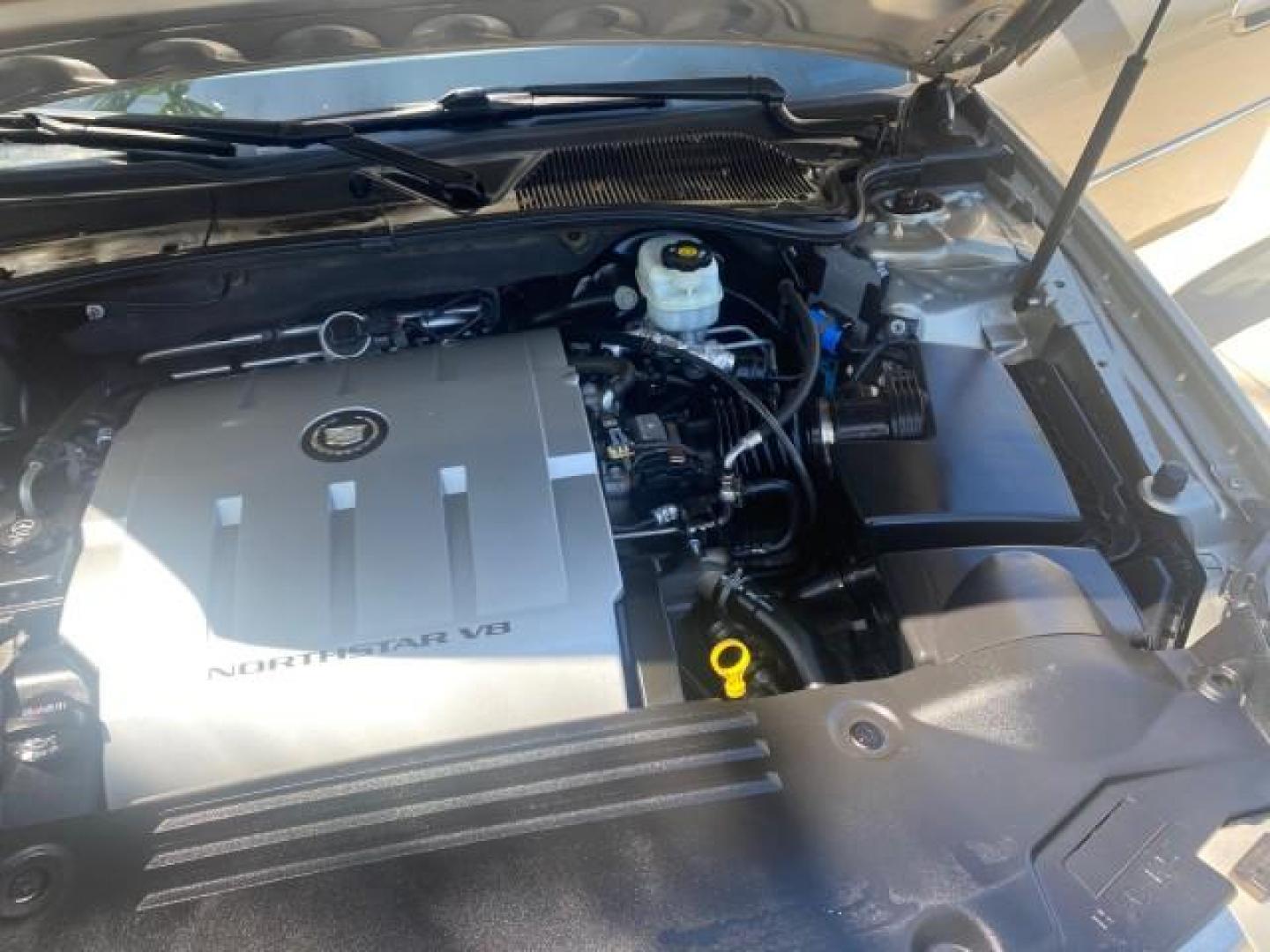 2008 Gold Mist /Shale/Cocoa Cadillac DTS w/1SB LOW MILES SUNROOF (1G6KD57Y38U) with an Northstar 4.6L DOHC V8 Engine engine, Automatic transmission, located at 4701 North Dixie Hwy, Pompano Beach, FL, 33064, (954) 422-2889, 26.240938, -80.123474 - OUR WEBPAGE FLORIDACARS1.COM HAS OVER 100 PHOTOS AND FREE CARFAX LINK 2008 CADILLAC DTS SUNROOF 1SB VIN: 1G6KD57Y38U159186 1 G 6 K D 5 7 Y 3 8 U 1 5 9 1 8 6 SEDAN 4 DR 4.6L V8 F GASOLINE FRONT WHEEL DRIVE Top Features A/C Seat(s) Luxury Package Alloy Wheels Memory Seat(s) BOSE Sound System Blind Spo - Photo#25