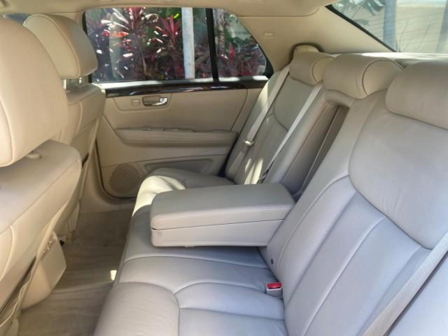 2008 Gold Mist /Shale/Cocoa Cadillac DTS w/1SB LOW MILES SUNROOF (1G6KD57Y38U) with an Northstar 4.6L DOHC V8 Engine engine, Automatic transmission, located at 4701 North Dixie Hwy, Pompano Beach, FL, 33064, (954) 422-2889, 26.240938, -80.123474 - OUR WEBPAGE FLORIDACARS1.COM HAS OVER 100 PHOTOS AND FREE CARFAX LINK 2008 CADILLAC DTS SUNROOF 1SB VIN: 1G6KD57Y38U159186 1 G 6 K D 5 7 Y 3 8 U 1 5 9 1 8 6 SEDAN 4 DR 4.6L V8 F GASOLINE FRONT WHEEL DRIVE Top Features A/C Seat(s) Luxury Package Alloy Wheels Memory Seat(s) BOSE Sound System Blind Spo - Photo#63