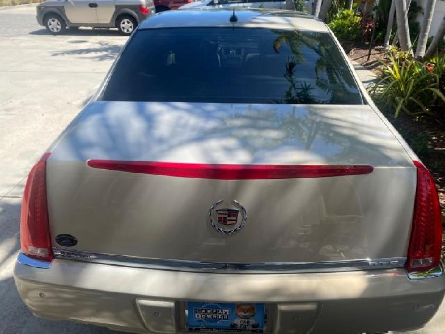 2008 Gold Mist /Shale/Cocoa Cadillac DTS w/1SB LOW MILES SUNROOF (1G6KD57Y38U) with an Northstar 4.6L DOHC V8 Engine engine, Automatic transmission, located at 4701 North Dixie Hwy, Pompano Beach, FL, 33064, (954) 422-2889, 26.240938, -80.123474 - OUR WEBPAGE FLORIDACARS1.COM HAS OVER 100 PHOTOS AND FREE CARFAX LINK 2008 CADILLAC DTS SUNROOF 1SB VIN: 1G6KD57Y38U159186 1 G 6 K D 5 7 Y 3 8 U 1 5 9 1 8 6 SEDAN 4 DR 4.6L V8 F GASOLINE FRONT WHEEL DRIVE Top Features A/C Seat(s) Luxury Package Alloy Wheels Memory Seat(s) BOSE Sound System Blind Spo - Photo#78
