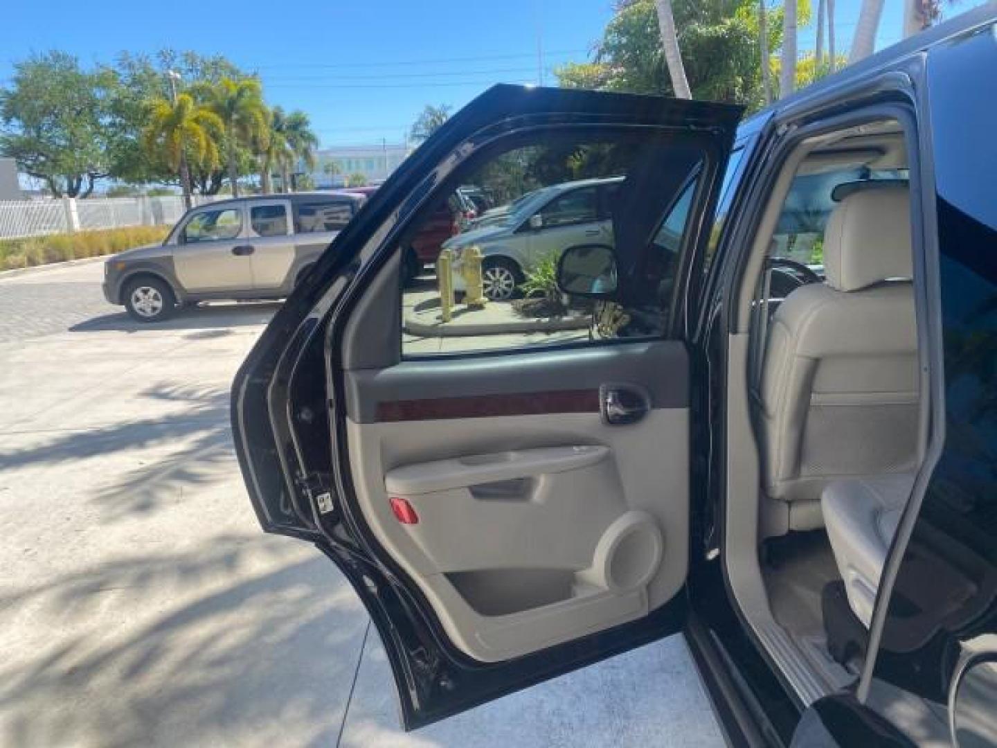 2007 Black Onyx /Gray Buick Rendezvous CXL LOW MILES 33,014 3RD ROW (3G5DA03L47S) with an 3.5L V6 SFI Engine engine, Automatic transmission, located at 4701 North Dixie Hwy, Pompano Beach, FL, 33064, (954) 422-2889, 26.240938, -80.123474 - OUR WEBPAGE FLORIDACARS1.COM HAS OVER 100 PHOTOS AND FREE CARFAX LINK 2007 BUICK RENDEZVOUS CXL NEW $32,314 VIN: 3G5DA03L47S575376 3 G 5 D A 0 3 L 4 7 S 5 7 5 3 7 6 4 DOOR WAGON/SPORT UTILITY 3.5L V6 F 17 INCH CHROME RIMS GASOLINE FRONT WHEEL DRIVE Highlighted Features Heated Seats Leather Seats AM/ - Photo#13