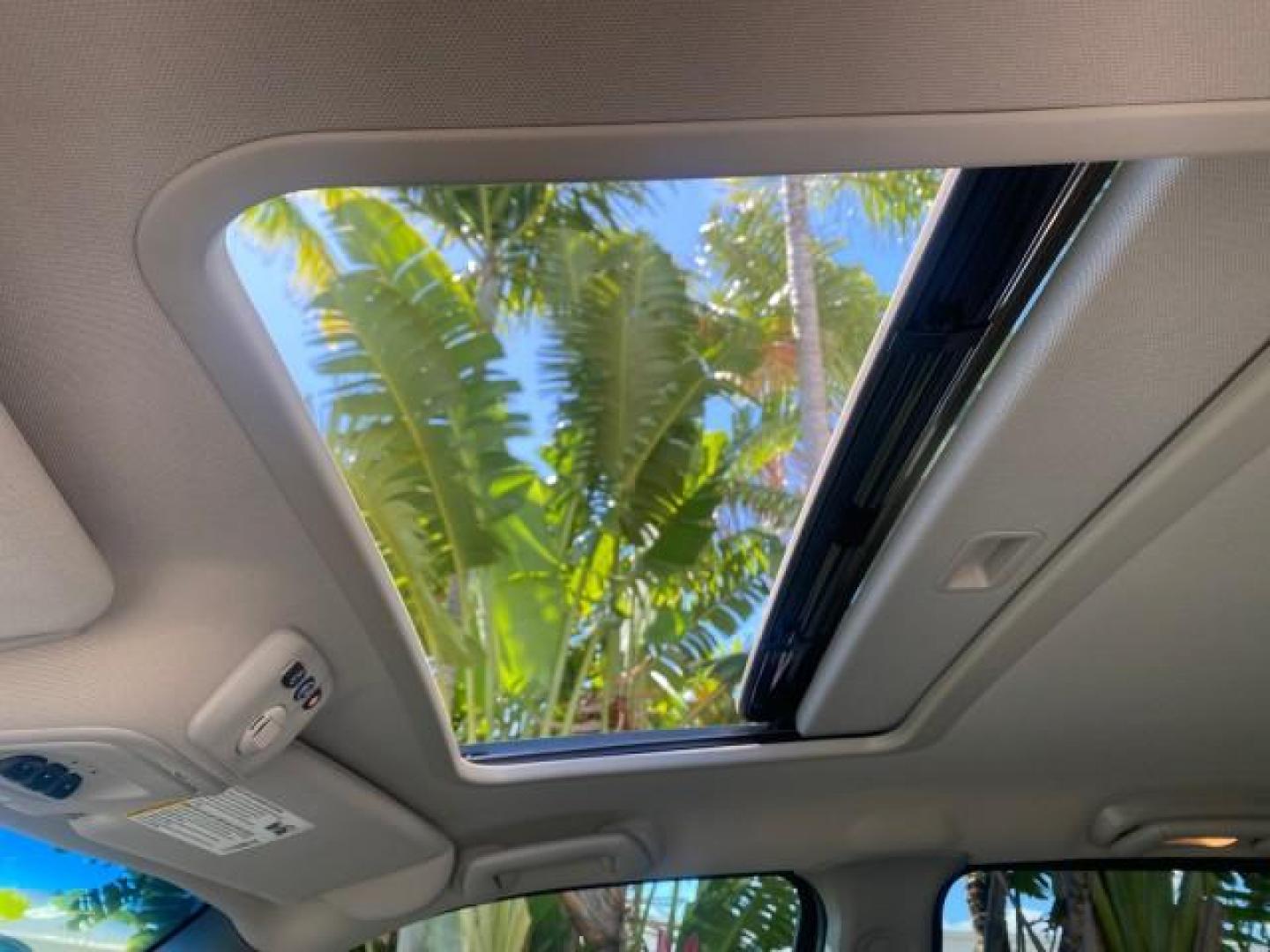 2007 Black Onyx /Gray Buick Rendezvous CXL LOW MILES 33,014 3RD ROW (3G5DA03L47S) with an 3.5L V6 SFI Engine engine, Automatic transmission, located at 4701 North Dixie Hwy, Pompano Beach, FL, 33064, (954) 422-2889, 26.240938, -80.123474 - OUR WEBPAGE FLORIDACARS1.COM HAS OVER 100 PHOTOS AND FREE CARFAX LINK 2007 BUICK RENDEZVOUS CXL NEW $32,314 VIN: 3G5DA03L47S575376 3 G 5 D A 0 3 L 4 7 S 5 7 5 3 7 6 4 DOOR WAGON/SPORT UTILITY 3.5L V6 F 17 INCH CHROME RIMS GASOLINE FRONT WHEEL DRIVE Highlighted Features Heated Seats Leather Seats AM/ - Photo#50