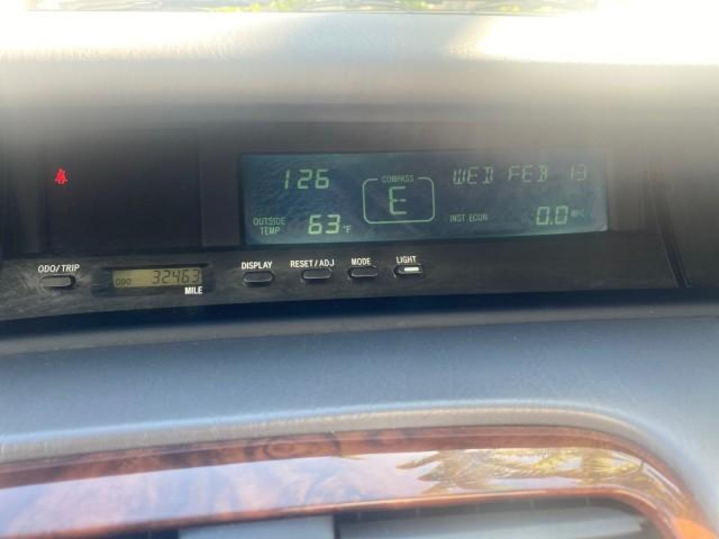 2003 Silver Spruce Metallic /Stone Toyota Avalon XLS 1 FL LOW MILES 32,452 (4T1BF28B03U) with an 3.0L DOHC MPFI 24-Valve V6 Engine engine, Automatic transmission, located at 4701 North Dixie Hwy, Pompano Beach, FL, 33064, (954) 422-2889, 26.240938, -80.123474 - OUR WEBPAGE FLORIDACARS1.COM HAS OVER 100 PHOTOS AND FREE CARFAX LINK 2003 TOYOTA AVALON XLS BUCKET LEATHER SEATS ! VIN: 4T1BF28B03U273831 4 T 1 B F 2 8 B 0 3 U 2 7 3 8 3 1 SEDAN 4 DR 3.0L V6 F DOHC 24V GASOLINE 29 MPG FRONT WHEEL DRIVE TIRES LOOK LIKE NEW ! Top Features Alloy Wheels Luxury Package - Photo#18