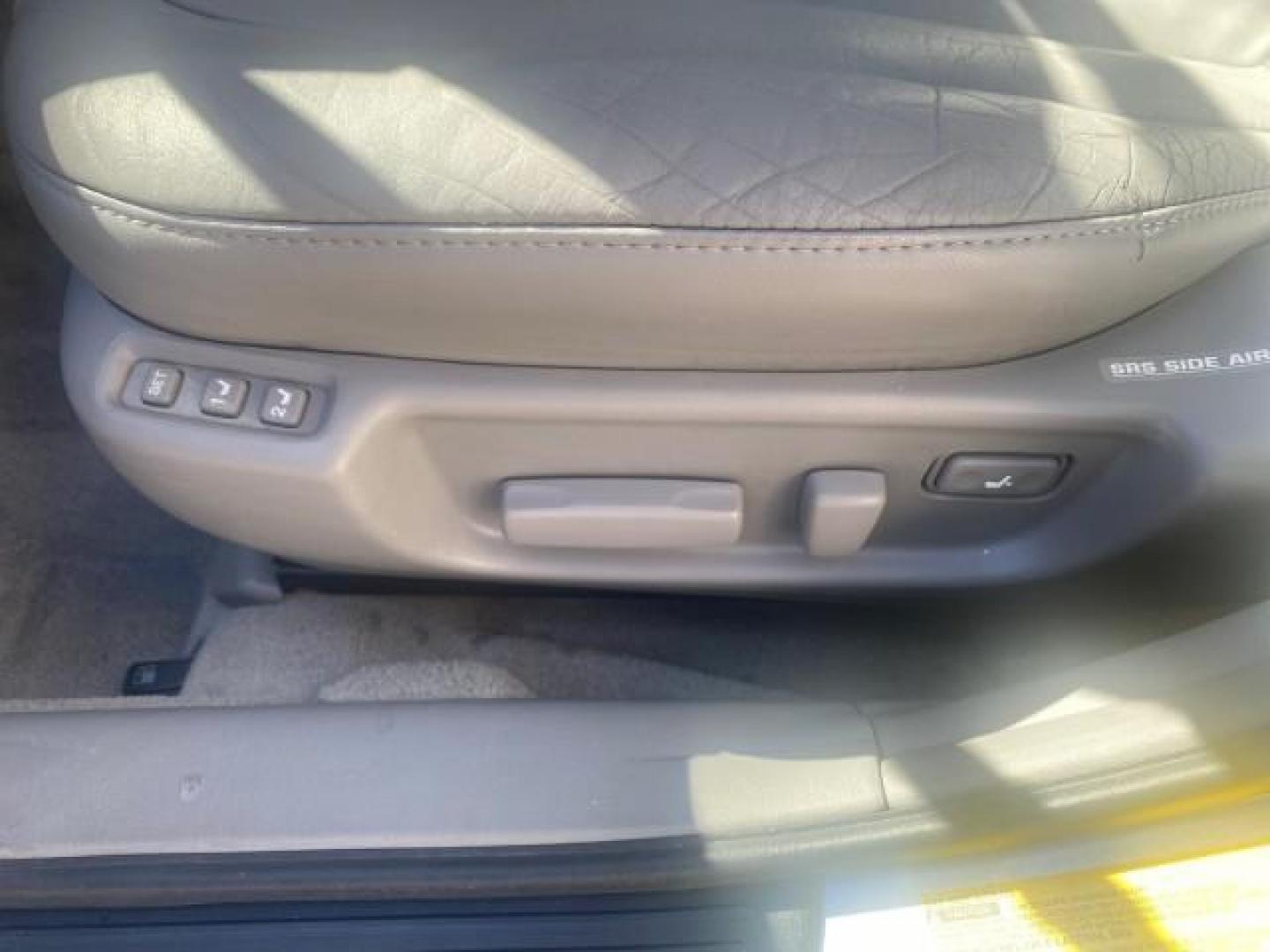 2003 Silver Spruce Metallic /Stone Toyota Avalon XLS 1 FL LOW MILES 32,452 (4T1BF28B03U) with an 3.0L DOHC MPFI 24-Valve V6 Engine engine, Automatic transmission, located at 4701 North Dixie Hwy, Pompano Beach, FL, 33064, (954) 422-2889, 26.240938, -80.123474 - OUR WEBPAGE FLORIDACARS1.COM HAS OVER 100 PHOTOS AND FREE CARFAX LINK 2003 TOYOTA AVALON XLS BUCKET LEATHER SEATS ! VIN: 4T1BF28B03U273831 4 T 1 B F 2 8 B 0 3 U 2 7 3 8 3 1 SEDAN 4 DR 3.0L V6 F DOHC 24V GASOLINE 29 MPG FRONT WHEEL DRIVE TIRES LOOK LIKE NEW ! Top Features Alloy Wheels Luxury Package - Photo#32