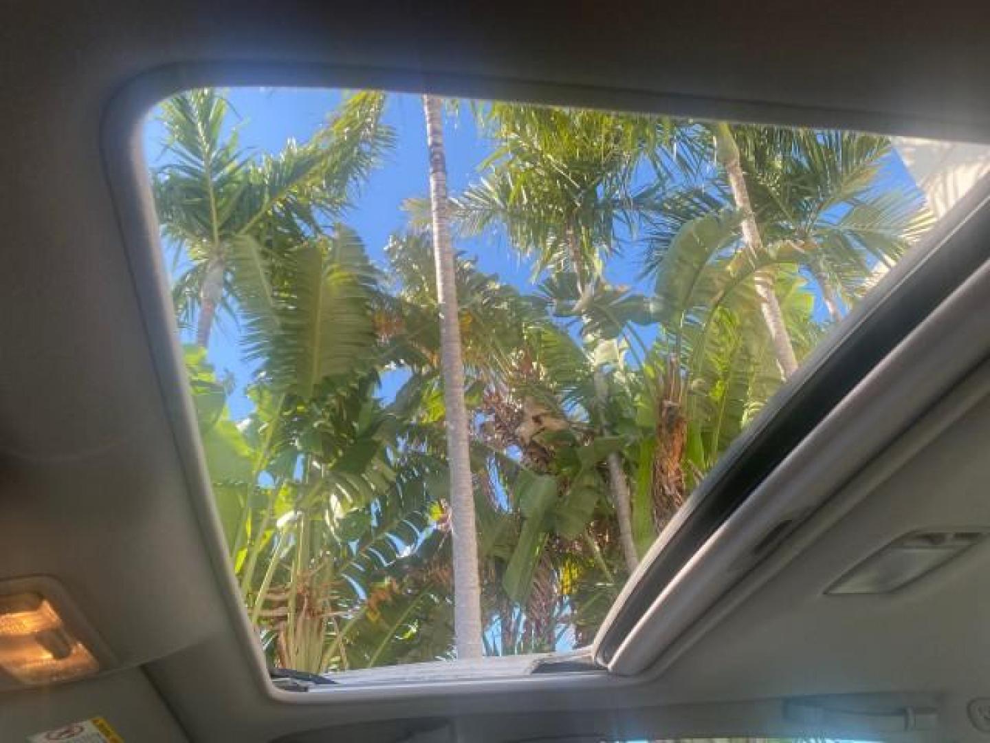 2003 Silver Spruce Metallic /Stone Toyota Avalon XLS 1 FL LOW MILES 32,452 (4T1BF28B03U) with an 3.0L DOHC MPFI 24-Valve V6 Engine engine, Automatic transmission, located at 4701 North Dixie Hwy, Pompano Beach, FL, 33064, (954) 422-2889, 26.240938, -80.123474 - OUR WEBPAGE FLORIDACARS1.COM HAS OVER 100 PHOTOS AND FREE CARFAX LINK 2003 TOYOTA AVALON XLS BUCKET LEATHER SEATS ! VIN: 4T1BF28B03U273831 4 T 1 B F 2 8 B 0 3 U 2 7 3 8 3 1 SEDAN 4 DR 3.0L V6 F DOHC 24V GASOLINE 29 MPG FRONT WHEEL DRIVE TIRES LOOK LIKE NEW ! Top Features Alloy Wheels Luxury Package - Photo#51