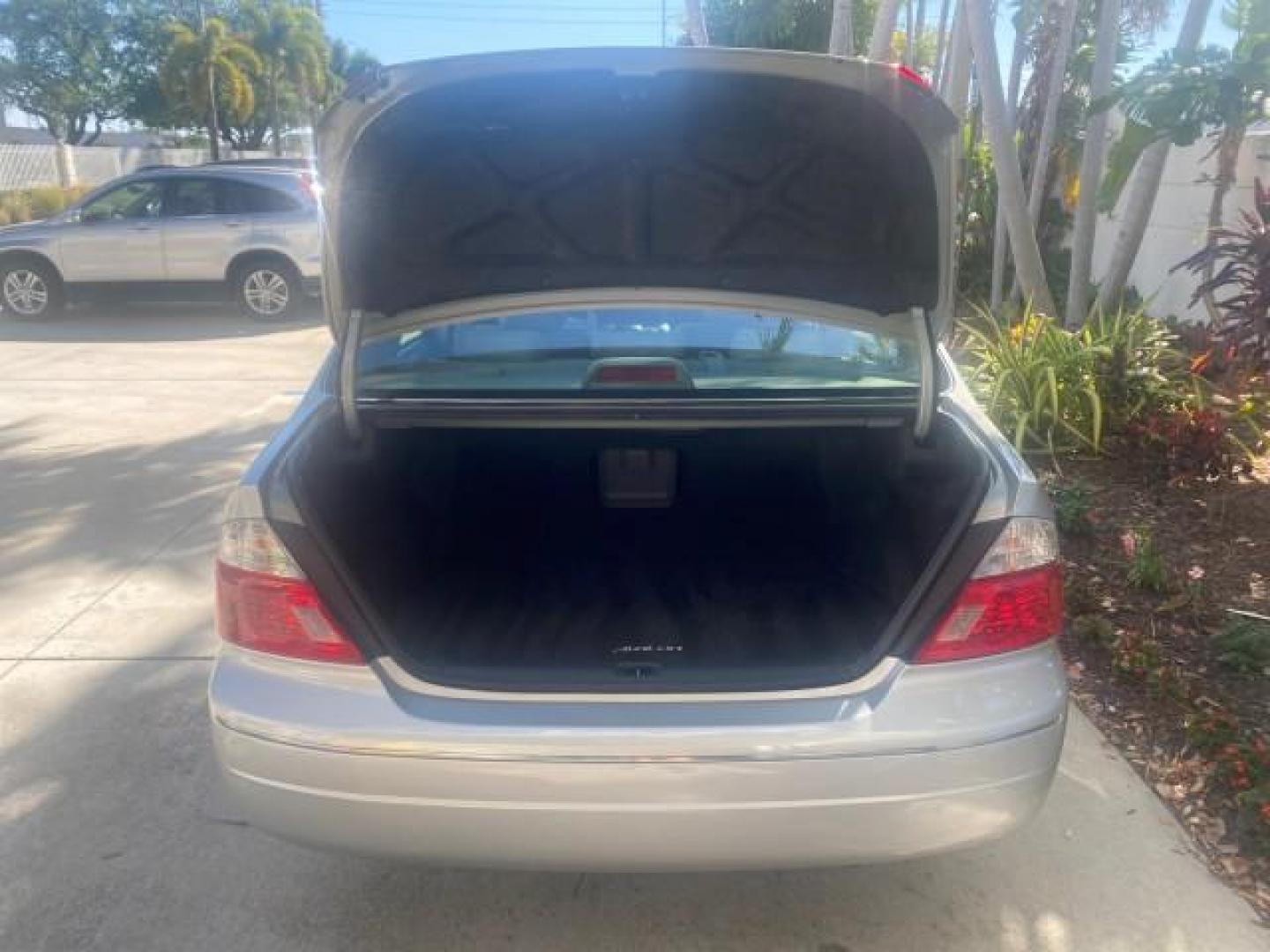 2003 Silver Spruce Metallic /Stone Toyota Avalon XLS 1 FL LOW MILES 32,452 (4T1BF28B03U) with an 3.0L DOHC MPFI 24-Valve V6 Engine engine, Automatic transmission, located at 4701 North Dixie Hwy, Pompano Beach, FL, 33064, (954) 422-2889, 26.240938, -80.123474 - OUR WEBPAGE FLORIDACARS1.COM HAS OVER 100 PHOTOS AND FREE CARFAX LINK 2003 TOYOTA AVALON XLS BUCKET LEATHER SEATS ! VIN: 4T1BF28B03U273831 4 T 1 B F 2 8 B 0 3 U 2 7 3 8 3 1 SEDAN 4 DR 3.0L V6 F DOHC 24V GASOLINE 29 MPG FRONT WHEEL DRIVE TIRES LOOK LIKE NEW ! Top Features Alloy Wheels Luxury Package - Photo#73