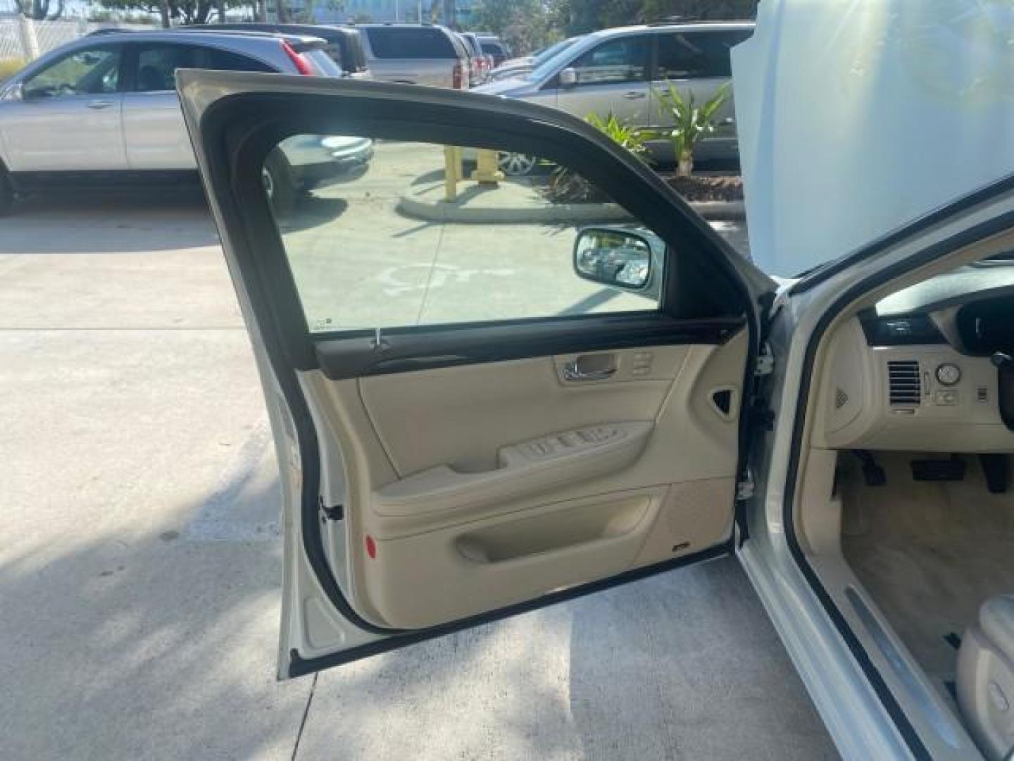 2010 Ocean Pearl Tricoat /Shale/Cocoa Cadillac DTS LOW MILES 39,495 NAV SUNROOF (1G6KH5EY7AU) with an Northstar 4.6L DOHC V8 Engine engine, Automatic transmission, located at 4701 North Dixie Hwy, Pompano Beach, FL, 33064, (954) 422-2889, 26.240938, -80.123474 - OUR WEBPAGE FLORIDACARS1.COM HAS OVER 100 PHOTOS AND FREE CARFAX LINK 2010 CADILLAC DTS PREMIUM COLLECTION $ 56,425 NEW VIN: 1G6KH5EY7AU102292 1 G 6 K H 5 E Y 7 A U 1 0 2 2 9 2 SEDAN 4 DR 4.6L V8 F DOHC 32V GASOLINE FRONT WHEEL DRIVE Top Features A/C Seat(s) Navigation System Alloy Wheels Parking Se - Photo#9
