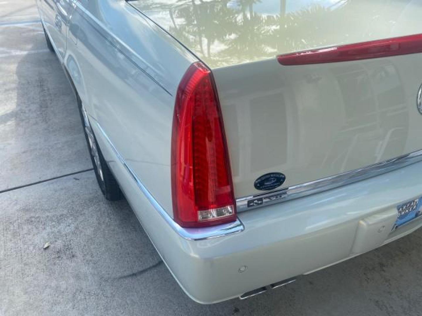 2010 Ocean Pearl Tricoat /Shale/Cocoa Cadillac DTS LOW MILES 39,495 NAV SUNROOF (1G6KH5EY7AU) with an Northstar 4.6L DOHC V8 Engine engine, Automatic transmission, located at 4701 North Dixie Hwy, Pompano Beach, FL, 33064, (954) 422-2889, 26.240938, -80.123474 - OUR WEBPAGE FLORIDACARS1.COM HAS OVER 100 PHOTOS AND FREE CARFAX LINK 2010 CADILLAC DTS PREMIUM COLLECTION $ 56,425 NEW VIN: 1G6KH5EY7AU102292 1 G 6 K H 5 E Y 7 A U 1 0 2 2 9 2 SEDAN 4 DR 4.6L V8 F DOHC 32V GASOLINE FRONT WHEEL DRIVE Top Features A/C Seat(s) Navigation System Alloy Wheels Parking Se - Photo#76