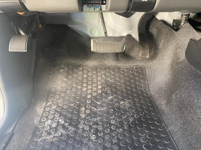 2010 Oxford White /Medium Dark Flint Ford Ranger XL 1 OWNER AC LOW MILES 84,277 (1FTKR1ED3AP) with an 2.3L DOHC 16-Valve I4 Engine engine, Automatic transmission, located at 4701 North Dixie Hwy, Pompano Beach, FL, 33064, (954) 422-2889, 26.240938, -80.123474 - OUR WEBPAGE FLORIDACARS1.COM HAS OVER 100 PHOTOS AND FREE CARFAX LINK 2010 FORD RANGER XL VIN: 1FTKR1ED3APA10031 1 F T K R 1 E D 3 A P A 1 0 0 3 1 CLUB CAB PICKUP 2.3L I4 F DOHC 16V GASOLINE REAR WHEEL DRIVE Top Features Bed Liner Tow Hitch Cloth Seats Basic Features ABS Brakes Air Conditioning Side - Photo#39