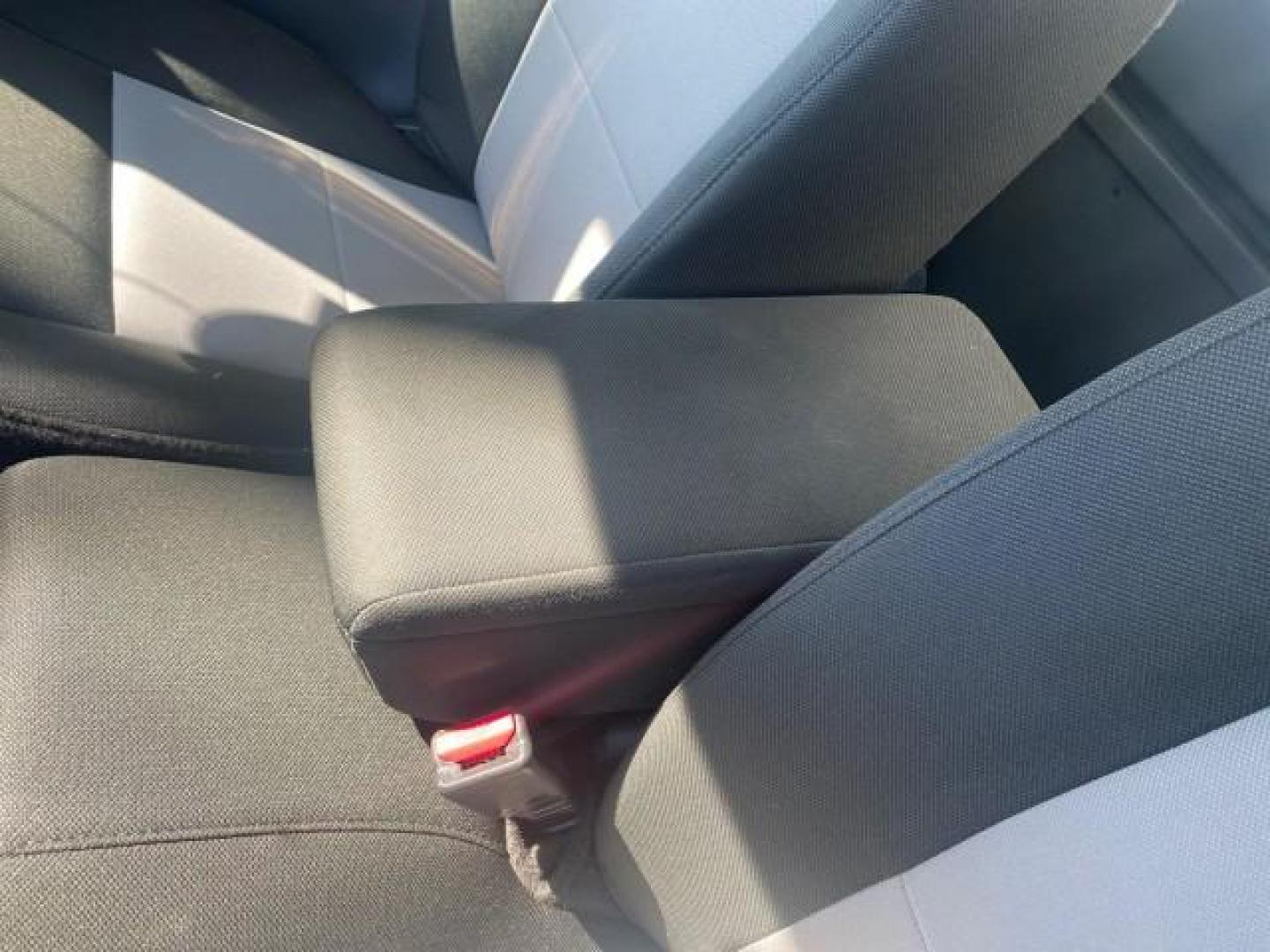 2010 Oxford White /Medium Dark Flint Ford Ranger XL AUTO AC LOW MILES 84,272 (1FTKR1ED3AP) with an 2.3L DOHC 16-Valve I4 Engine engine, Automatic transmission, located at 4701 North Dixie Hwy, Pompano Beach, FL, 33064, (954) 422-2889, 26.240938, -80.123474 - OUR WEBPAGE FLORIDACARS1.COM HAS OVER 100 PHOTOS AND FREE CARFAX LINK 2010 FORD RANGER XL VIN: 1FTKR1ED3APA10031 1 F T K R 1 E D 3 A P A 1 0 0 3 1 CLUB CAB PICKUP 2.3L I4 F DOHC 16V GASOLINE REAR WHEEL DRIVE Top Features Bed Liner Tow Hitch Cloth Seats Basic Features ABS Brakes Air Conditioning Side - Photo#52