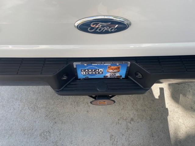 2010 Oxford White /Medium Dark Flint Ford Ranger XL 1 OWNER AC LOW MILES 84,277 (1FTKR1ED3AP) with an 2.3L DOHC 16-Valve I4 Engine engine, Automatic transmission, located at 4701 North Dixie Hwy, Pompano Beach, FL, 33064, (954) 422-2889, 26.240938, -80.123474 - OUR WEBPAGE FLORIDACARS1.COM HAS OVER 100 PHOTOS AND FREE CARFAX LINK 2010 FORD RANGER XL VIN: 1FTKR1ED3APA10031 1 F T K R 1 E D 3 A P A 1 0 0 3 1 CLUB CAB PICKUP 2.3L I4 F DOHC 16V GASOLINE REAR WHEEL DRIVE Top Features Bed Liner Tow Hitch Cloth Seats Basic Features ABS Brakes Air Conditioning Side - Photo#71