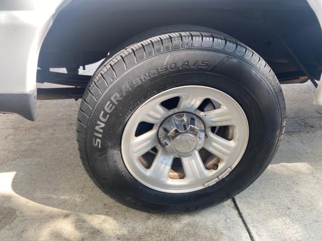 2010 Oxford White /Medium Dark Flint Ford Ranger XL 1 OWNER AC LOW MILES 84,277 (1FTKR1ED3AP) with an 2.3L DOHC 16-Valve I4 Engine engine, Automatic transmission, located at 4701 North Dixie Hwy, Pompano Beach, FL, 33064, (954) 422-2889, 26.240938, -80.123474 - OUR WEBPAGE FLORIDACARS1.COM HAS OVER 100 PHOTOS AND FREE CARFAX LINK 2010 FORD RANGER XL VIN: 1FTKR1ED3APA10031 1 F T K R 1 E D 3 A P A 1 0 0 3 1 CLUB CAB PICKUP 2.3L I4 F DOHC 16V GASOLINE REAR WHEEL DRIVE Top Features Bed Liner Tow Hitch Cloth Seats Basic Features ABS Brakes Air Conditioning Side - Photo#79