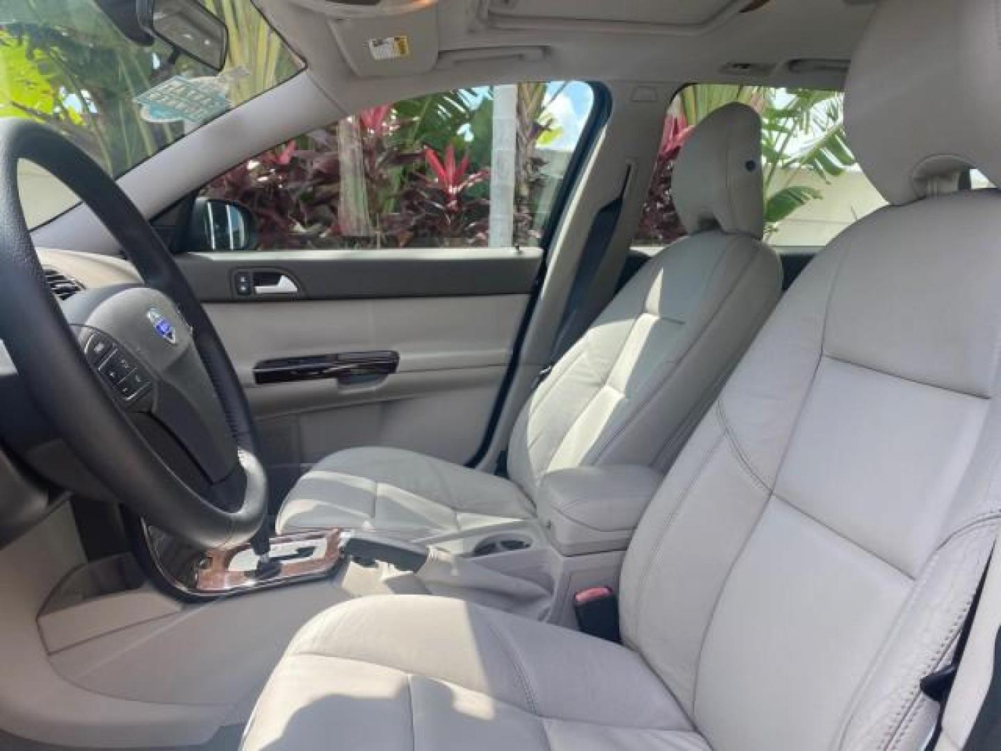2007 Barents Blue Metallic /Quartz Beige Volvo V50 LOW MILES 30,345 SUNROOF 2.4LSW (YV1MW382372) with an 2.4L DOHC 20-Valve I5 Engine engine, Automatic transmission, located at 4701 North Dixie Hwy, Pompano Beach, FL, 33064, (954) 422-2889, 26.240938, -80.123474 - OUR WEBPAGE FLORIDACARS1.COM HAS OVER 100 PHOTOS AND FREE CARFAX LINK 2007 VOLVO V50 2.4I VIN: YV1MW382372278472 Y V 1 M W 3 8 2 3 7 2 2 7 8 4 7 2 WAGON 4 DR 2.4L I5 F DOHC 20V 31 MPG GASOLINE FRONT WHEEL DRIVE Top Features Alloy Wheels Leather Seats Sunroof(s) Basic Features ABS Brakes CD Audio Pow - Photo#31