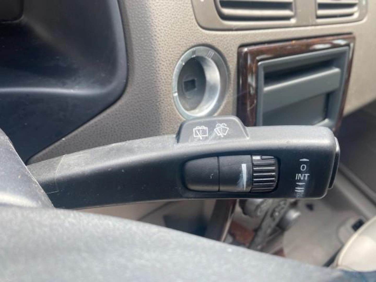 2007 Barents Blue Metallic /Quartz Beige Volvo V50 LOW MILES 30,345 SUNROOF 2.4LSW (YV1MW382372) with an 2.4L DOHC 20-Valve I5 Engine engine, Automatic transmission, located at 4701 North Dixie Hwy, Pompano Beach, FL, 33064, (954) 422-2889, 26.240938, -80.123474 - OUR WEBPAGE FLORIDACARS1.COM HAS OVER 100 PHOTOS AND FREE CARFAX LINK 2007 VOLVO V50 2.4I VIN: YV1MW382372278472 Y V 1 M W 3 8 2 3 7 2 2 7 8 4 7 2 WAGON 4 DR 2.4L I5 F DOHC 20V 31 MPG GASOLINE FRONT WHEEL DRIVE Top Features Alloy Wheels Leather Seats Sunroof(s) Basic Features ABS Brakes CD Audio Pow - Photo#39