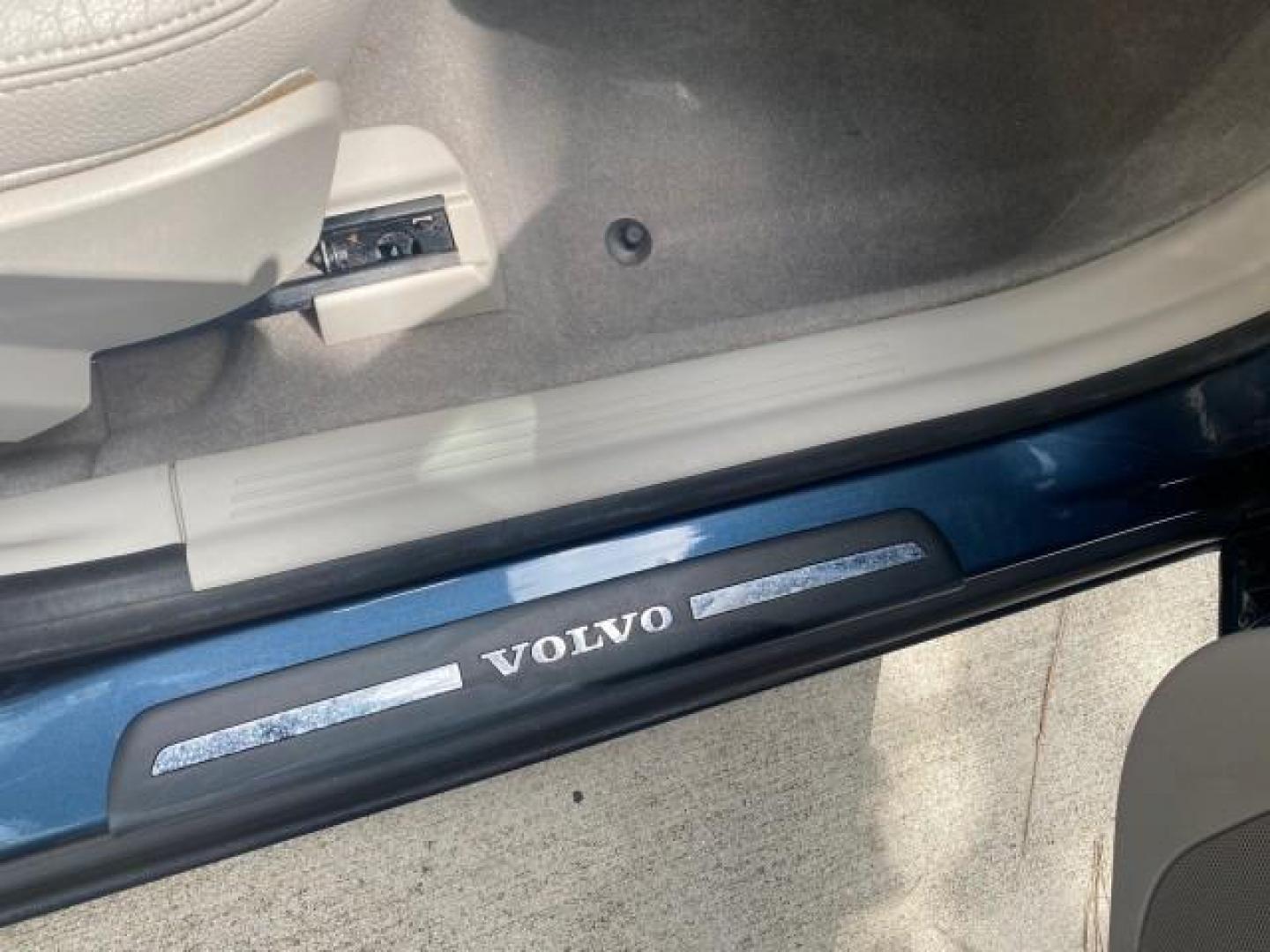 2007 Barents Blue Metallic /Quartz Beige Volvo V50 LOW MILES 30,345 SUNROOF 2.4LSW (YV1MW382372) with an 2.4L DOHC 20-Valve I5 Engine engine, Automatic transmission, located at 4701 North Dixie Hwy, Pompano Beach, FL, 33064, (954) 422-2889, 26.240938, -80.123474 - OUR WEBPAGE FLORIDACARS1.COM HAS OVER 100 PHOTOS AND FREE CARFAX LINK 2007 VOLVO V50 2.4I VIN: YV1MW382372278472 Y V 1 M W 3 8 2 3 7 2 2 7 8 4 7 2 WAGON 4 DR 2.4L I5 F DOHC 20V 31 MPG GASOLINE FRONT WHEEL DRIVE Top Features Alloy Wheels Leather Seats Sunroof(s) Basic Features ABS Brakes CD Audio Pow - Photo#89