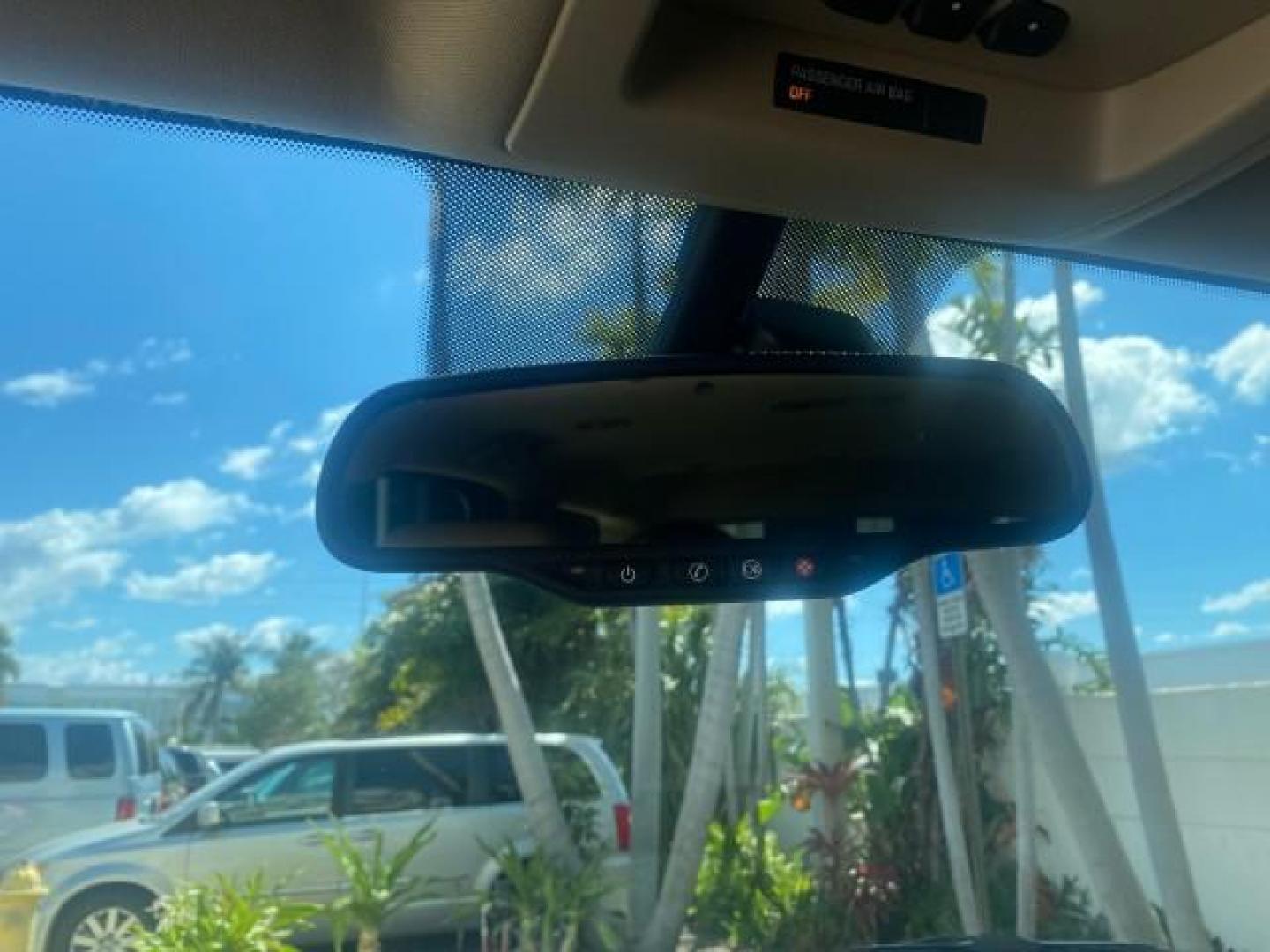 2009 White Diamond Tricoat /Cashmere/Cocoa Cadillac Escalade LOW MILES 77,086 WHITE DIAMOND (1GYFC13279R) with an 6.2L Vortec 1000 V8 SFI E85 Engine engine, Automatic transmission, located at 4701 North Dixie Hwy, Pompano Beach, FL, 33064, (954) 422-2889, 26.240938, -80.123474 - OUR WEBPAGE FLORIDACARS1.COM HAS OVER 100 PHOTOS AND FREE CARFAX LINK 2009 CADILLAC ESCALADE NAV VIN: 1GYFC13279R235017 1 G Y F C 1 3 2 7 9 R 2 3 5 0 1 7 4 DOOR WAGON/SPORT UTILITY 6.2L V8 F OHV 16V TOW PKG FLEX FUEL NO RECALLS REAR WHEEL DRIVE Top Features Alloy Wheels Quad Seats BOSE Sound System - Photo#45