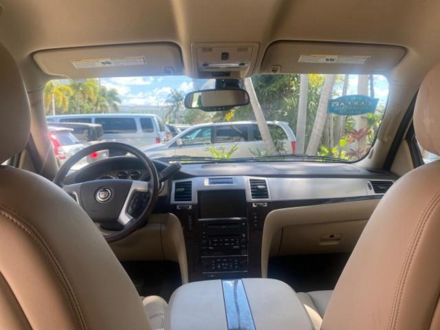 2009 White Diamond Tricoat /Cashmere/Cocoa Cadillac Escalade LOW MILES 77,086 WHITE DIAMOND (1GYFC13279R) with an 6.2L Vortec 1000 V8 SFI E85 Engine engine, Automatic transmission, located at 4701 North Dixie Hwy, Pompano Beach, FL, 33064, (954) 422-2889, 26.240938, -80.123474 - OUR WEBPAGE FLORIDACARS1.COM HAS OVER 100 PHOTOS AND FREE CARFAX LINK 2009 CADILLAC ESCALADE NAV VIN: 1GYFC13279R235017 1 G Y F C 1 3 2 7 9 R 2 3 5 0 1 7 4 DOOR WAGON/SPORT UTILITY 6.2L V8 F OHV 16V TOW PKG FLEX FUEL NO RECALLS REAR WHEEL DRIVE Top Features Alloy Wheels Quad Seats BOSE Sound System - Photo#63