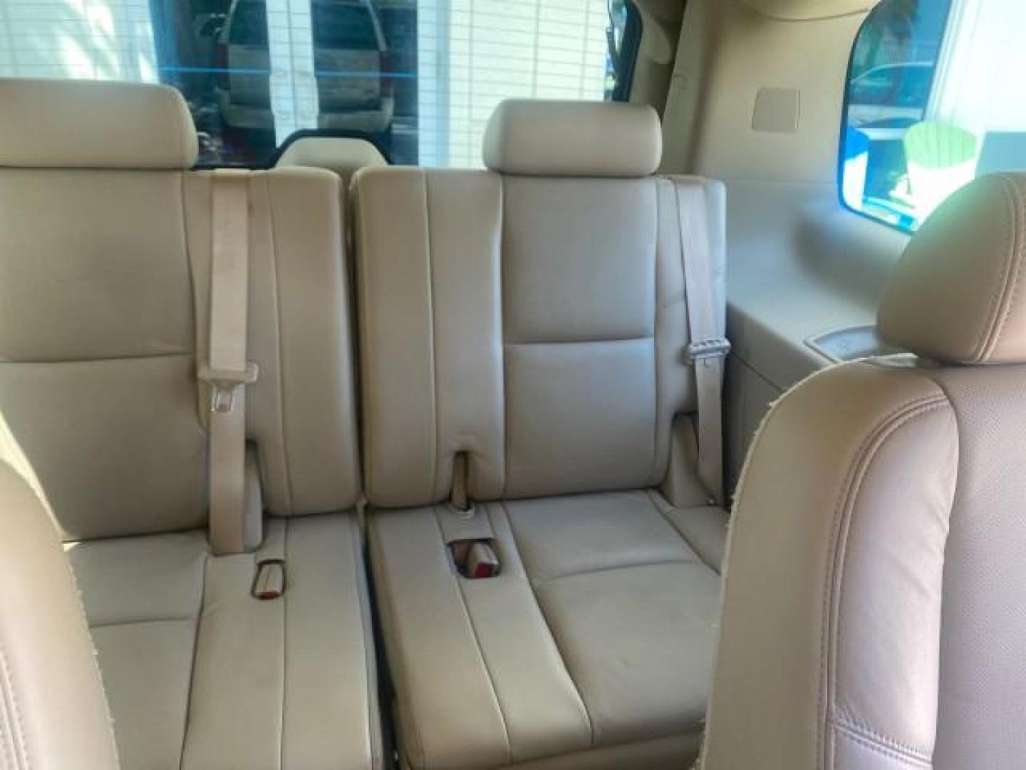 2009 White Diamond Tricoat /Cashmere/Cocoa Cadillac Escalade LOW MILES 77,086 WHITE DIAMOND (1GYFC13279R) with an 6.2L Vortec 1000 V8 SFI E85 Engine engine, Automatic transmission, located at 4701 North Dixie Hwy, Pompano Beach, FL, 33064, (954) 422-2889, 26.240938, -80.123474 - OUR WEBPAGE FLORIDACARS1.COM HAS OVER 100 PHOTOS AND FREE CARFAX LINK 2009 CADILLAC ESCALADE NAV VIN: 1GYFC13279R235017 1 G Y F C 1 3 2 7 9 R 2 3 5 0 1 7 4 DOOR WAGON/SPORT UTILITY 6.2L V8 F OHV 16V TOW PKG FLEX FUEL NO RECALLS REAR WHEEL DRIVE Top Features Alloy Wheels Quad Seats BOSE Sound System - Photo#66
