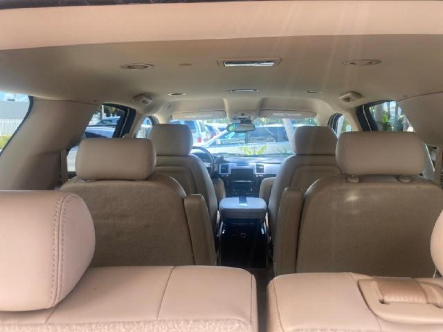 2009 White Diamond Tricoat /Cashmere/Cocoa Cadillac Escalade LOW MILES 77,086 WHITE DIAMOND (1GYFC13279R) with an 6.2L Vortec 1000 V8 SFI E85 Engine engine, Automatic transmission, located at 4701 North Dixie Hwy, Pompano Beach, FL, 33064, (954) 422-2889, 26.240938, -80.123474 - OUR WEBPAGE FLORIDACARS1.COM HAS OVER 100 PHOTOS AND FREE CARFAX LINK 2009 CADILLAC ESCALADE NAV VIN: 1GYFC13279R235017 1 G Y F C 1 3 2 7 9 R 2 3 5 0 1 7 4 DOOR WAGON/SPORT UTILITY 6.2L V8 F OHV 16V TOW PKG FLEX FUEL NO RECALLS REAR WHEEL DRIVE Top Features Alloy Wheels Quad Seats BOSE Sound System - Photo#83