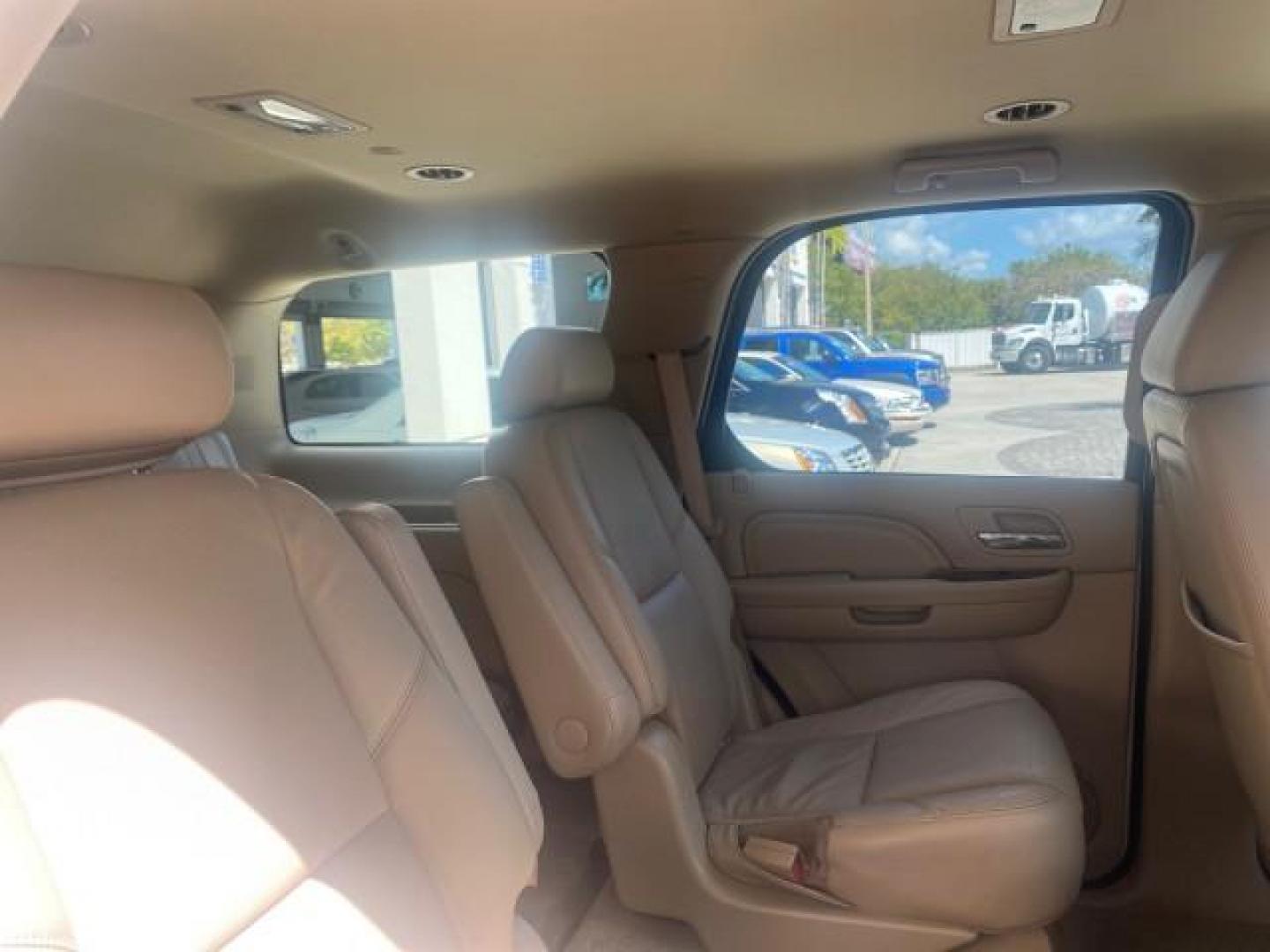 2009 White Diamond Tricoat /Cashmere/Cocoa Cadillac Escalade LOW MILES 77,086 WHITE DIAMOND (1GYFC13279R) with an 6.2L Vortec 1000 V8 SFI E85 Engine engine, Automatic transmission, located at 4701 North Dixie Hwy, Pompano Beach, FL, 33064, (954) 422-2889, 26.240938, -80.123474 - OUR WEBPAGE FLORIDACARS1.COM HAS OVER 100 PHOTOS AND FREE CARFAX LINK 2009 CADILLAC ESCALADE NAV VIN: 1GYFC13279R235017 1 G Y F C 1 3 2 7 9 R 2 3 5 0 1 7 4 DOOR WAGON/SPORT UTILITY 6.2L V8 F OHV 16V TOW PKG FLEX FUEL NO RECALLS REAR WHEEL DRIVE Top Features Alloy Wheels Quad Seats BOSE Sound System - Photo#93