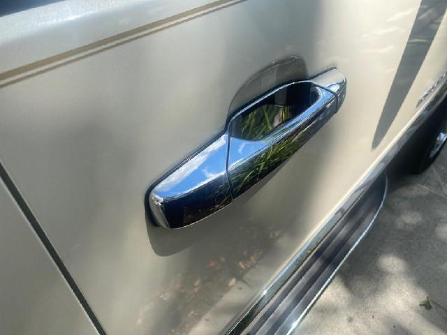 2009 White Diamond Tricoat /Cashmere/Cocoa Cadillac Escalade LOW MILES 77,086 WHITE DIAMOND (1GYFC13279R) with an 6.2L Vortec 1000 V8 SFI E85 Engine engine, Automatic transmission, located at 4701 North Dixie Hwy, Pompano Beach, FL, 33064, (954) 422-2889, 26.240938, -80.123474 - OUR WEBPAGE FLORIDACARS1.COM HAS OVER 100 PHOTOS AND FREE CARFAX LINK 2009 CADILLAC ESCALADE NAV VIN: 1GYFC13279R235017 1 G Y F C 1 3 2 7 9 R 2 3 5 0 1 7 4 DOOR WAGON/SPORT UTILITY 6.2L V8 F OHV 16V TOW PKG FLEX FUEL NO RECALLS REAR WHEEL DRIVE Top Features Alloy Wheels Quad Seats BOSE Sound System - Photo#97