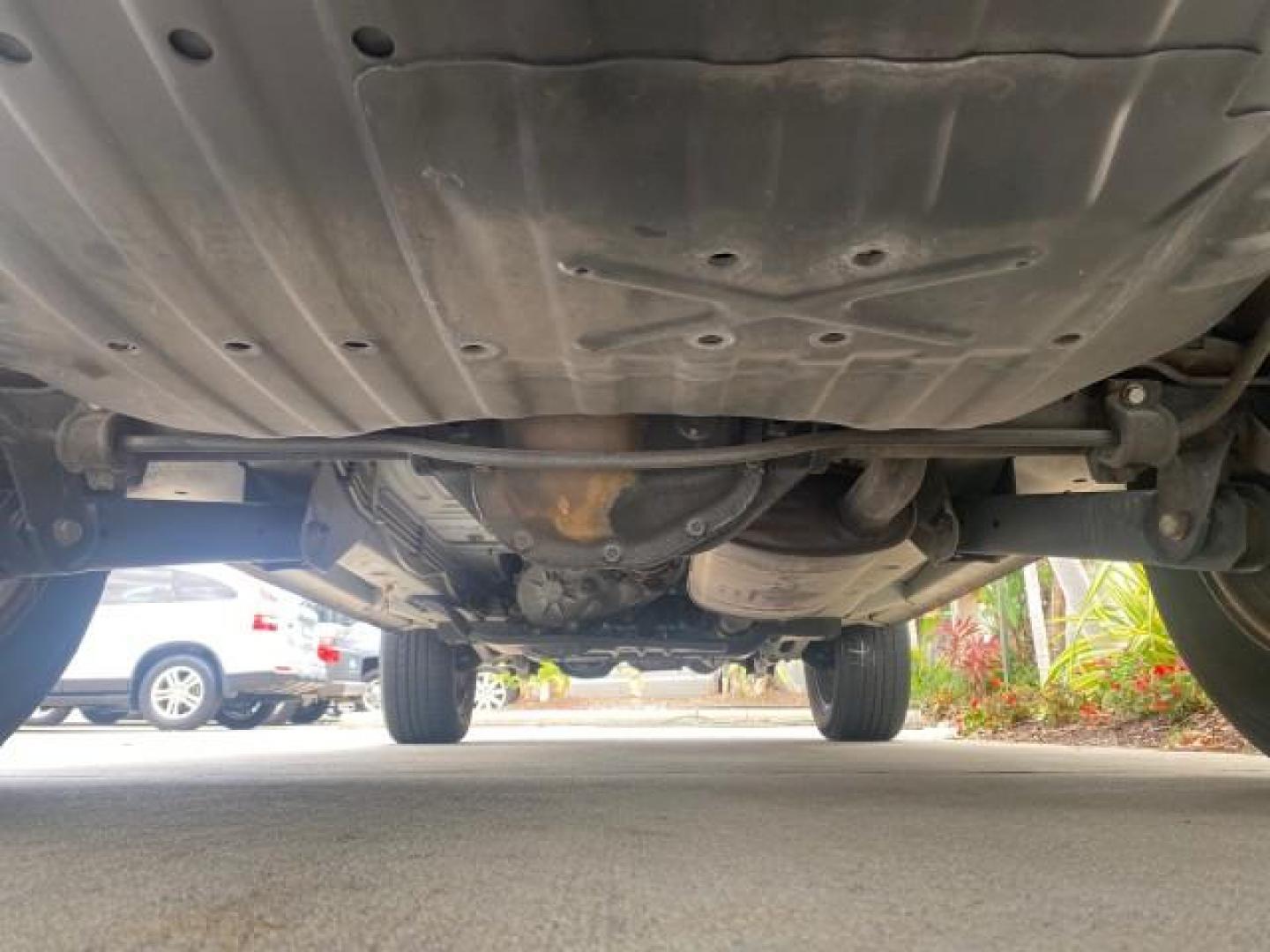 2004 Stone White /Sandstone Jeep Grand Cherokee Limited 4WD SUNROOF (1J8GW58N14C) with an 4.7L 8-Cyl Engine engine, Automatic transmission, located at 4701 North Dixie Hwy, Pompano Beach, FL, 33064, (954) 422-2889, 26.240938, -80.123474 - OUR WEBPAGE FLORIDACARS1.COM HAS OVER 100 PHOTOS AND FREE CARFAX LINK 2004 JEEP GRAND CHEROKEE LIMITED A TRUE CLASSIC WONT LAST IN STOCK VIN: 1J8GW58N14C199129 1 J 8 G W 5 8 N 1 4 C 1 9 9 1 2 9 4 DOOR WAGON/SPORT UTILITY 4.7L V8 F SOHC TOW PKG AND FRONT TOW HITCH WITH PLUG GASOLINE REAR WHEEL DRIVE - Photo#22