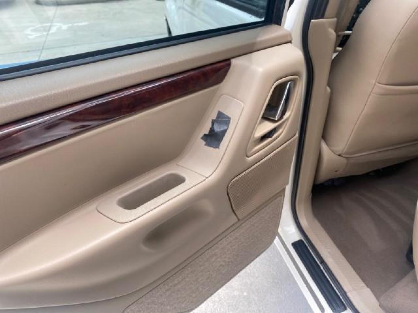 2004 Stone White /Sandstone Jeep Grand Cherokee Limited 4WD SUNROOF (1J8GW58N14C) with an 4.7L 8-Cyl Engine engine, Automatic transmission, located at 4701 North Dixie Hwy, Pompano Beach, FL, 33064, (954) 422-2889, 26.240938, -80.123474 - OUR WEBPAGE FLORIDACARS1.COM HAS OVER 100 PHOTOS AND FREE CARFAX LINK 2004 JEEP GRAND CHEROKEE LIMITED A TRUE CLASSIC WONT LAST IN STOCK VIN: 1J8GW58N14C199129 1 J 8 G W 5 8 N 1 4 C 1 9 9 1 2 9 4 DOOR WAGON/SPORT UTILITY 4.7L V8 F SOHC TOW PKG AND FRONT TOW HITCH WITH PLUG GASOLINE REAR WHEEL DRIVE - Photo#60