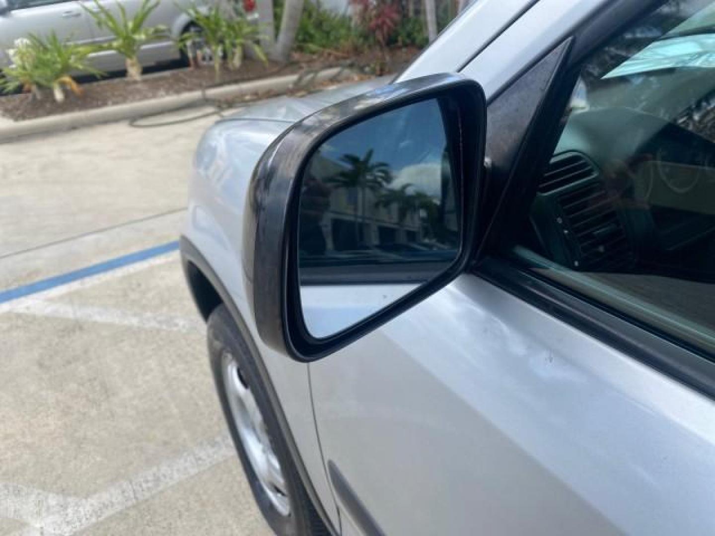 2004 Satin Silver Metallic /Black Honda CR-V LX FLORIDA 22 SERVICES (SHSRD68494U) with an 2.4L DOHC PGM-FI 16-Valve i-VTEC I4 Engine engine, Automatic transmission, located at 4701 North Dixie Hwy, Pompano Beach, FL, 33064, (954) 422-2889, 26.240938, -80.123474 - OUR WEBPAGE FLORIDACARS1.COM HAS OVER 100 PHOTOS AND FREE CARFAX LINK 2004 HONDA CR-V LX VIN: SHSRD68494U204432 S H S R D 6 8 4 9 4 U 2 0 4 4 3 2 4 DOOR WAGON/SPORT UTILITY 2.4L I4 F SOHC GASOLINE 29 MPG FRONT WHEEL DRIVE Top Features Leatherette and Cloth Basic Features AM/FM Stereo CD Audio Powe - Photo#28