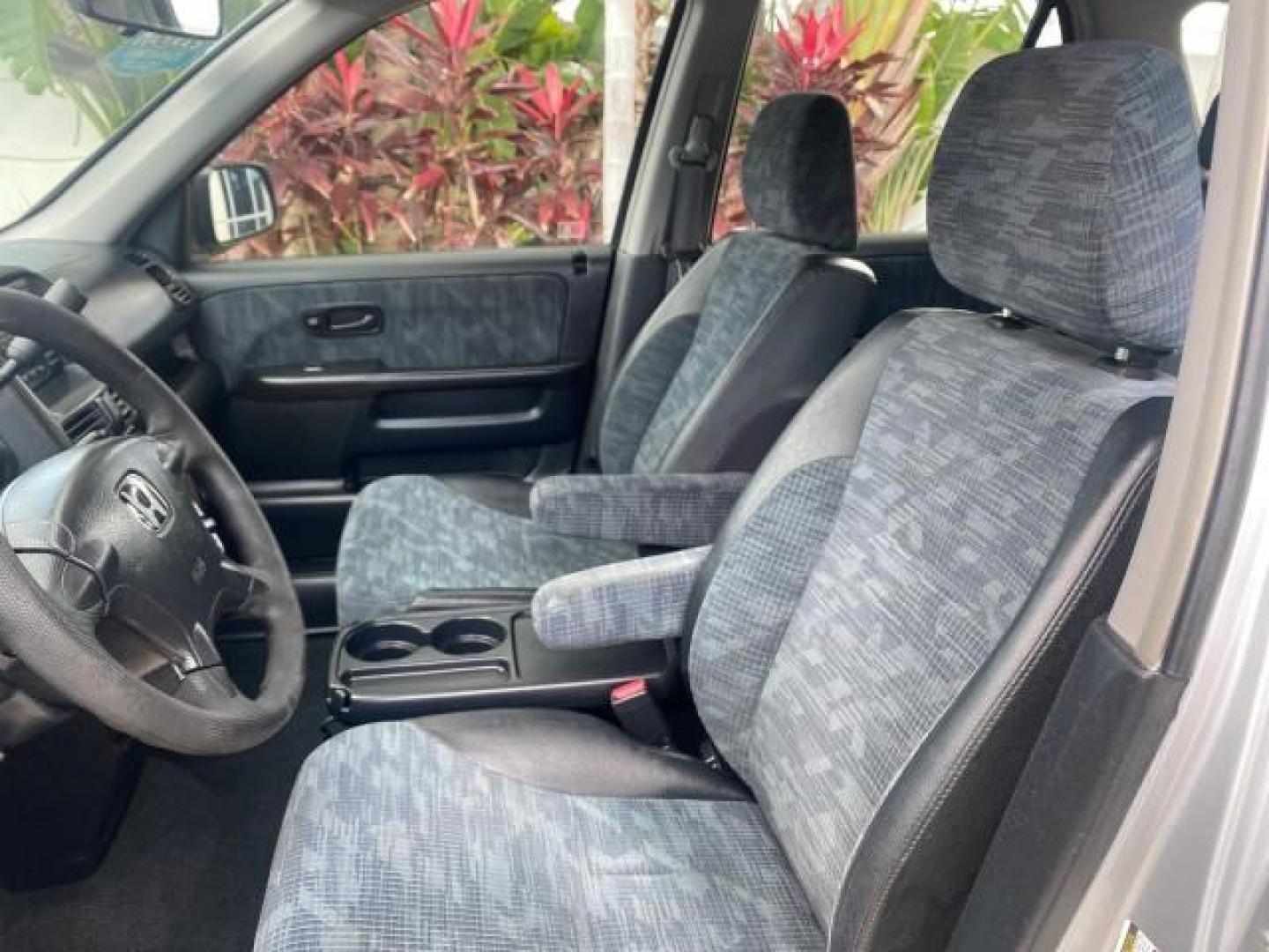 2004 Satin Silver Metallic /Black Honda CR-V LX FLORIDA 22 SERVICES (SHSRD68494U) with an 2.4L DOHC PGM-FI 16-Valve i-VTEC I4 Engine engine, Automatic transmission, located at 4701 North Dixie Hwy, Pompano Beach, FL, 33064, (954) 422-2889, 26.240938, -80.123474 - OUR WEBPAGE FLORIDACARS1.COM HAS OVER 100 PHOTOS AND FREE CARFAX LINK 2004 HONDA CR-V LX VIN: SHSRD68494U204432 S H S R D 6 8 4 9 4 U 2 0 4 4 3 2 4 DOOR WAGON/SPORT UTILITY 2.4L I4 F SOHC GASOLINE 29 MPG FRONT WHEEL DRIVE Top Features Leatherette and Cloth Basic Features AM/FM Stereo CD Audio Powe - Photo#31
