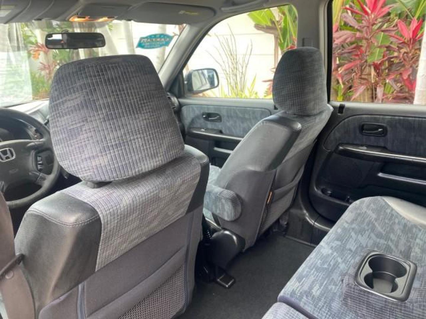 2004 Satin Silver Metallic /Black Honda CR-V LX FLORIDA 22 SERVICES (SHSRD68494U) with an 2.4L DOHC PGM-FI 16-Valve i-VTEC I4 Engine engine, Automatic transmission, located at 4701 North Dixie Hwy, Pompano Beach, FL, 33064, (954) 422-2889, 26.240938, -80.123474 - OUR WEBPAGE FLORIDACARS1.COM HAS OVER 100 PHOTOS AND FREE CARFAX LINK 2004 HONDA CR-V LX VIN: SHSRD68494U204432 S H S R D 6 8 4 9 4 U 2 0 4 4 3 2 4 DOOR WAGON/SPORT UTILITY 2.4L I4 F SOHC GASOLINE 29 MPG FRONT WHEEL DRIVE Top Features Leatherette and Cloth Basic Features AM/FM Stereo CD Audio Powe - Photo#59