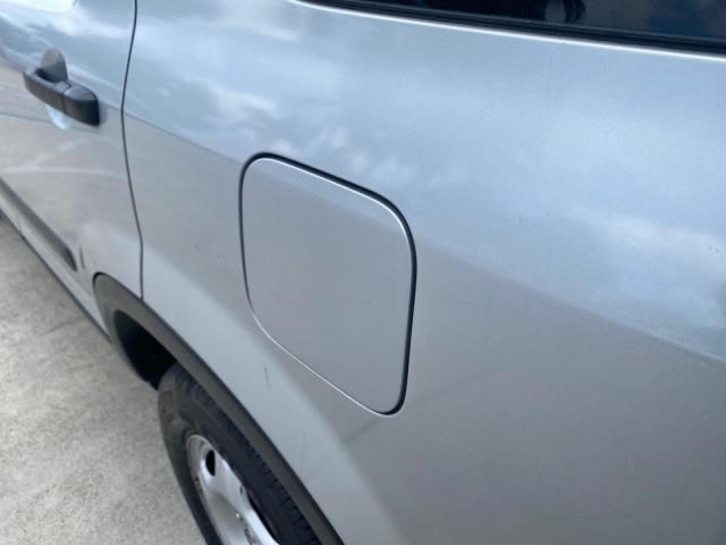 2004 Satin Silver Metallic /Black Honda CR-V LX FLORIDA 22 SERVICES (SHSRD68494U) with an 2.4L DOHC PGM-FI 16-Valve i-VTEC I4 Engine engine, Automatic transmission, located at 4701 North Dixie Hwy, Pompano Beach, FL, 33064, (954) 422-2889, 26.240938, -80.123474 - OUR WEBPAGE FLORIDACARS1.COM HAS OVER 100 PHOTOS AND FREE CARFAX LINK 2004 HONDA CR-V LX VIN: SHSRD68494U204432 S H S R D 6 8 4 9 4 U 2 0 4 4 3 2 4 DOOR WAGON/SPORT UTILITY 2.4L I4 F SOHC GASOLINE 29 MPG FRONT WHEEL DRIVE Top Features Leatherette and Cloth Basic Features AM/FM Stereo CD Audio Powe - Photo#66