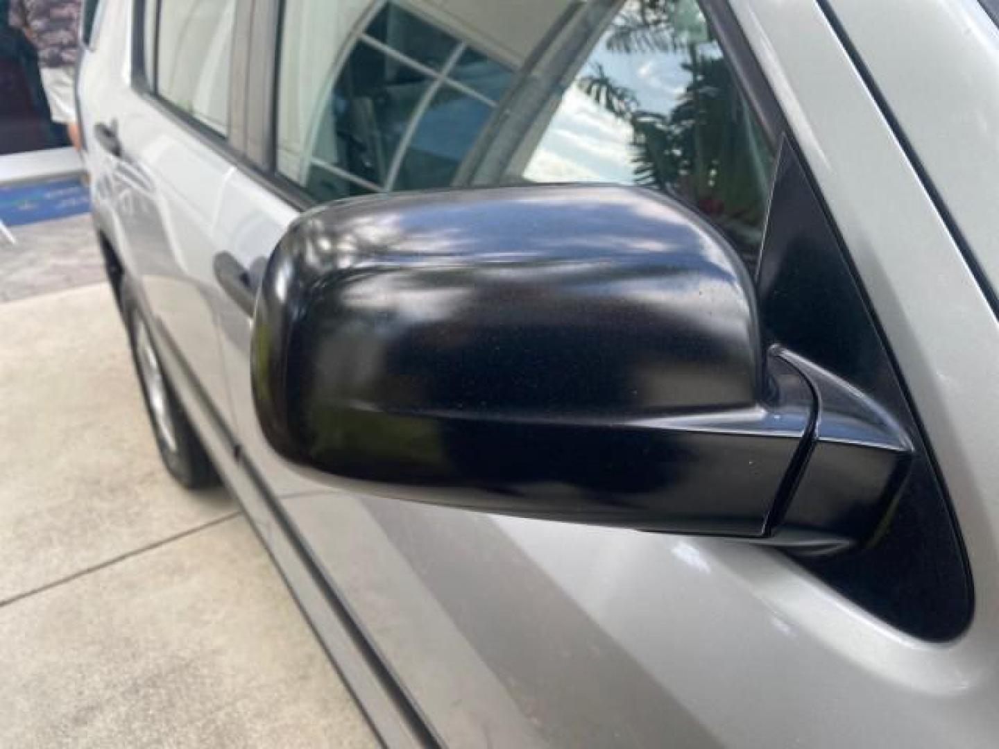 2004 Satin Silver Metallic /Black Honda CR-V LX FLORIDA 22 SERVICES (SHSRD68494U) with an 2.4L DOHC PGM-FI 16-Valve i-VTEC I4 Engine engine, Automatic transmission, located at 4701 North Dixie Hwy, Pompano Beach, FL, 33064, (954) 422-2889, 26.240938, -80.123474 - OUR WEBPAGE FLORIDACARS1.COM HAS OVER 100 PHOTOS AND FREE CARFAX LINK 2004 HONDA CR-V LX VIN: SHSRD68494U204432 S H S R D 6 8 4 9 4 U 2 0 4 4 3 2 4 DOOR WAGON/SPORT UTILITY 2.4L I4 F SOHC GASOLINE 29 MPG FRONT WHEEL DRIVE Top Features Leatherette and Cloth Basic Features AM/FM Stereo CD Audio Powe - Photo#94